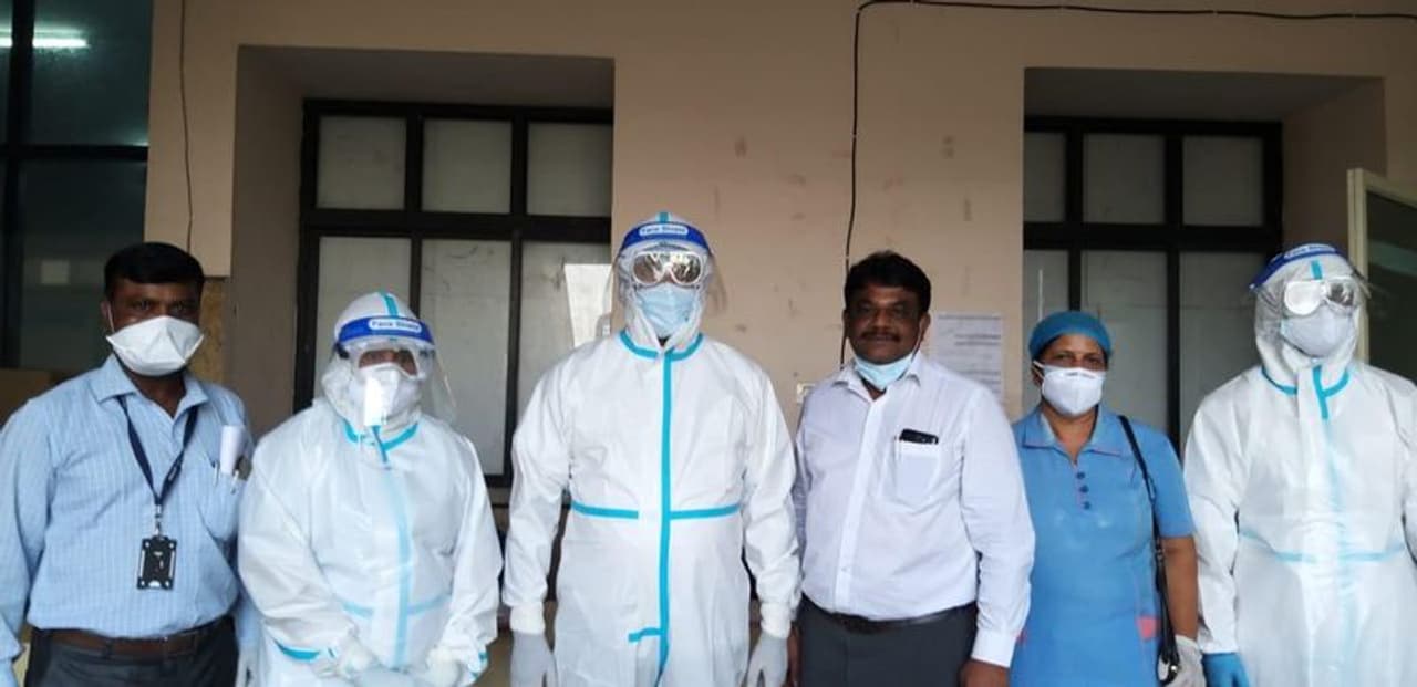 <p>ಸಮಾಜದಲ್ಲಿ ಕೊರೋನಾ ವೈರಸ್ ಬಗ್ಗೆ ಇರುವ ಭಯ, ಅವೈಜ್ಞಾನಿಕ, ತಪ್ಪು ತಿಳುವಳಿಕೆಗಳನ್ನು ಹೋಗಲಾಡಿಸಲು ಸಂಸದ ಡಿಕೆ ಸುರೇಶ್ ವಿಶೇಷ ಪ್ರಯತ್ನ</p> <p>ಸಮಾಜದಲ್ಲಿ ಕೊರೋನಾ ವೈರಸ್ ಬಗ್ಗೆ ಇರುವ ಭಯ, ಅವೈಜ್ಞಾನಿಕ, ತಪ್ಪು ತಿಳುವಳಿಕೆಗಳನ್ನು ಹೋಗಲಾಡಿಸಲು ಸಂಸದ ಡಿಕೆ ಸುರೇಶ್ ವಿಶೇಷ ಪ್ರಯತ್ನ</p>