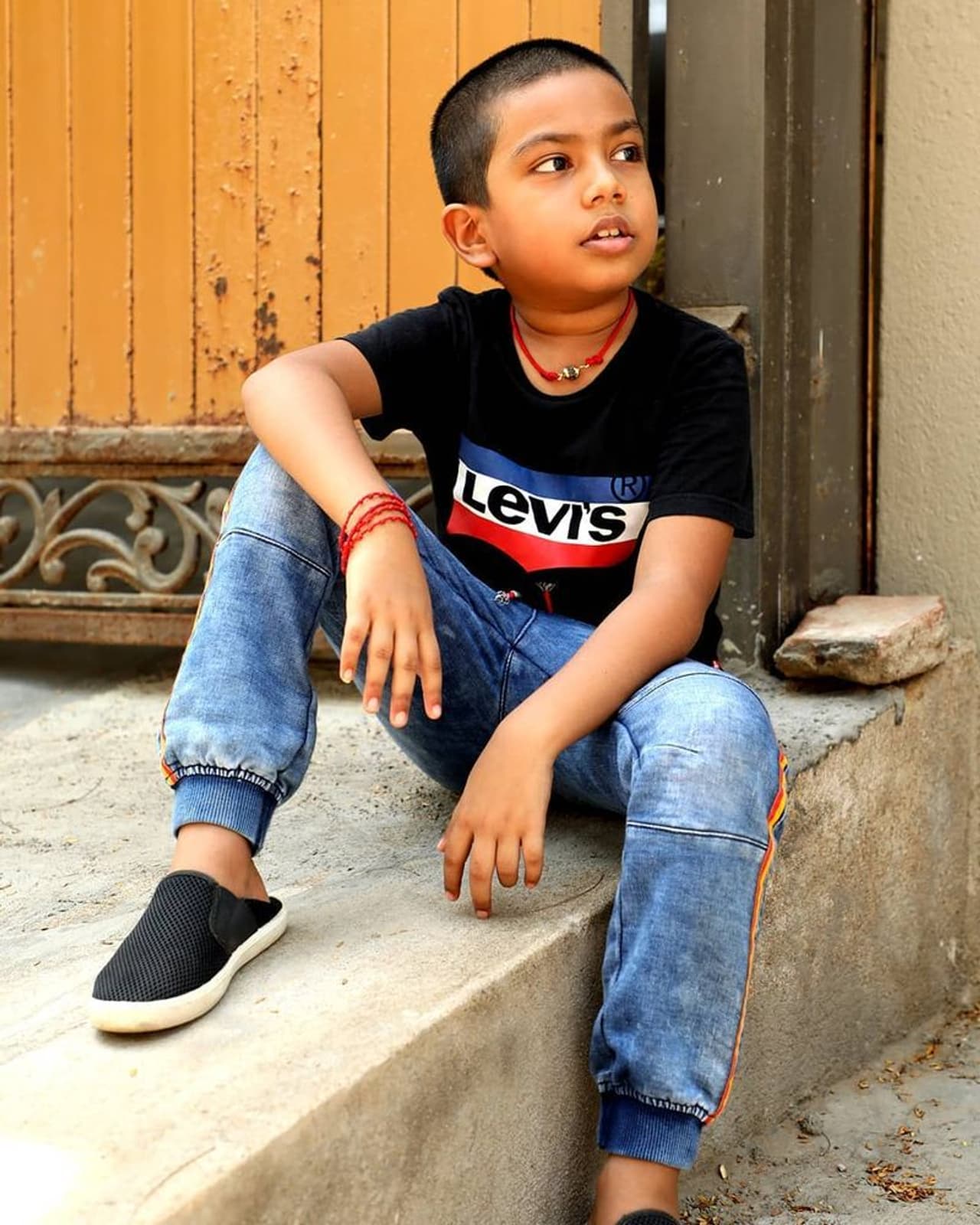 <p>மொட்டை அடித்து கொண்டு ஸ்டைல் ஆஹ் போஸ் கொடுக்கும் அஸ்வந்த் </p> <p>மொட்டை அடித்து கொண்டு ஸ்டைல் ஆஹ் போஸ் கொடுக்கும் அஸ்வந்த் </p>