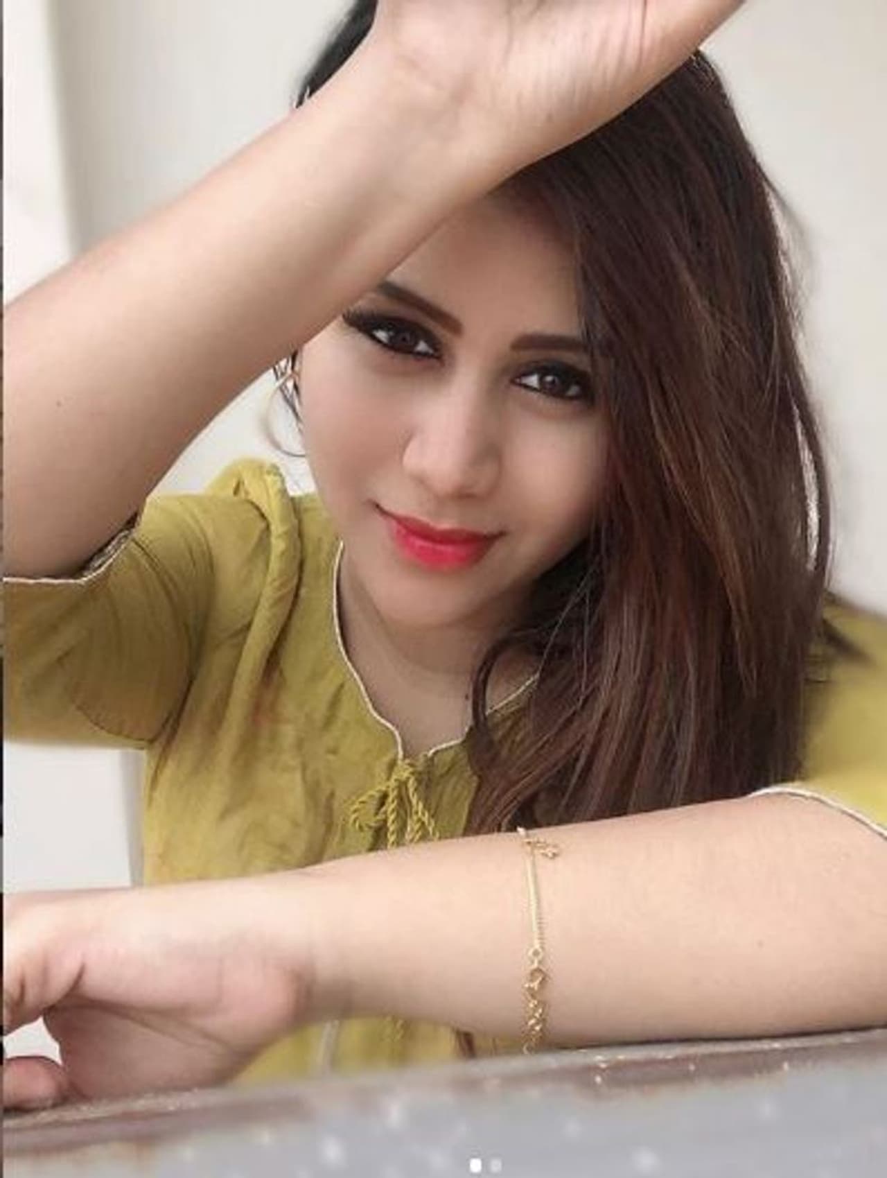 <p>ராஜா ராணி சீரியல் மூலம் ஒட்டு மொத்த இளம் ரசிகர்கள் மனதையும், கொள்ளையடித்தவர் சீரியல் நடிகை ஆல்யா மானசா. </p> <p>ராஜா ராணி சீரியல் மூலம் ஒட்டு மொத்த இளம் ரசிகர்கள் மனதையும், கொள்ளையடித்தவர் சீரியல் நடிகை ஆல்யா மானசா. </p>