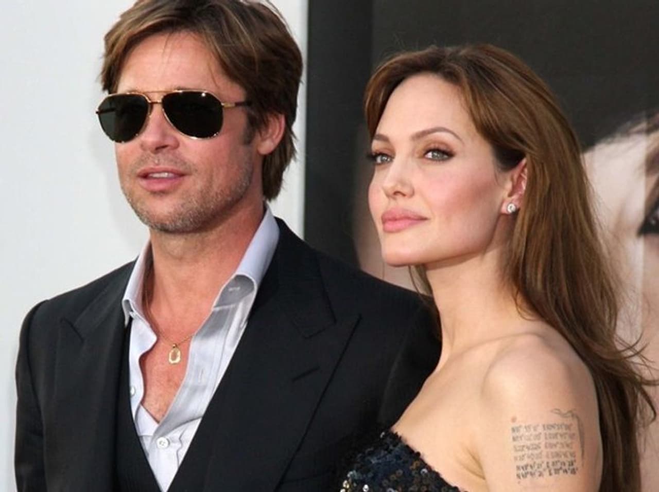 <p>ஹாலிவுட்டில் வெற்றி பெற்ற ஃபைட் கிளப், செவன், கியூரியஸ் கேஸ் ஆஃ பெஞ்சமின் பட்டன் ஆகிய படங்களில் நடித்தவர் பிராட் பிட். உலகம் முழுவதும் கோடிக்கான ரசிகர்களின் மனதை கொள்ளை கொண்டவர். </p> <p>ஹாலிவுட்டில் வெற்றி பெற்ற ஃபைட் கிளப், செவன், கியூரியஸ் கேஸ் ஆஃ பெஞ்சமின் பட்டன் ஆகிய படங்களில் நடித்தவர் பிராட் பிட். உலகம் முழுவதும் கோடிக்கான ரசிகர்களின் மனதை கொள்ளை கொண்டவர். </p>