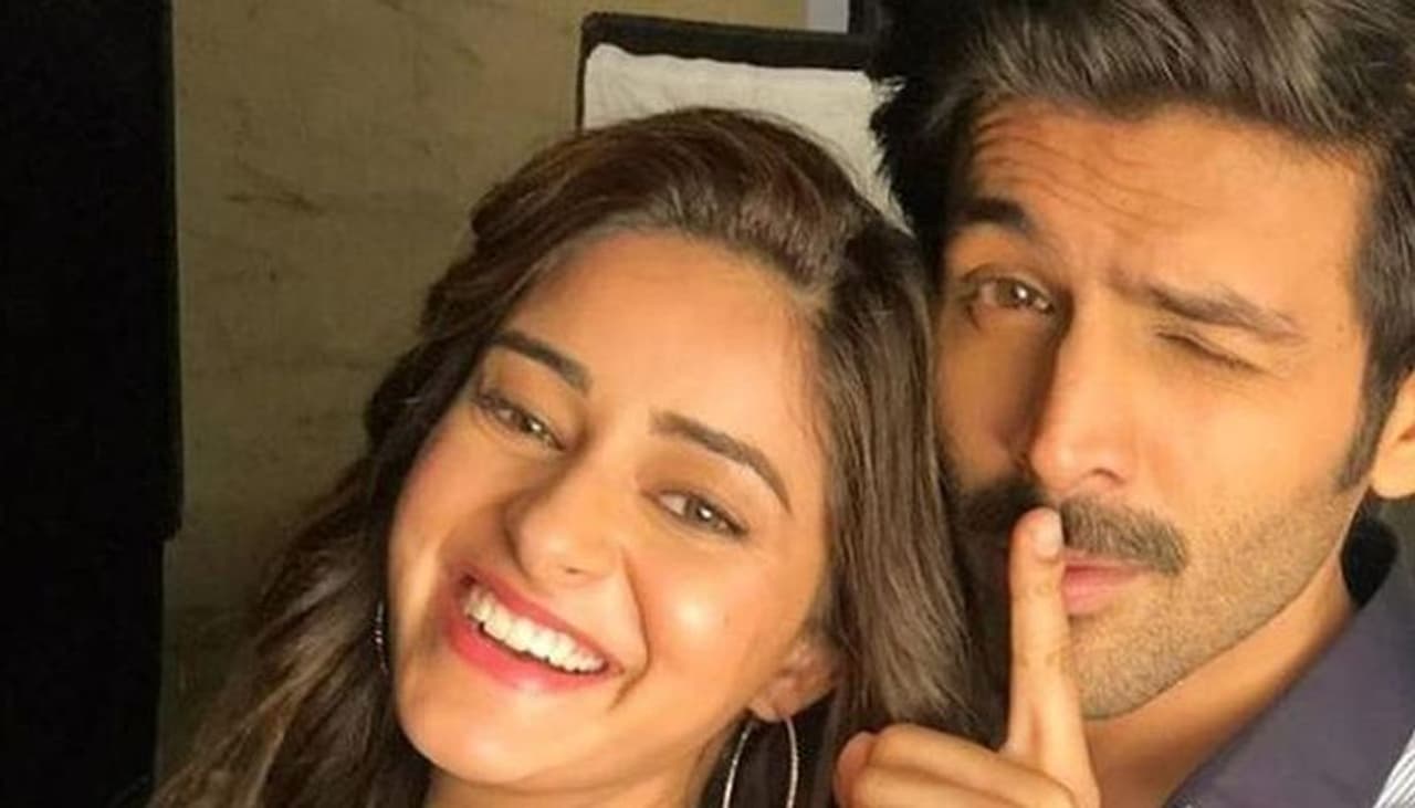 <p>ಇದು ಬರೀ ಪ್ರಚಾರಕ್ಕೆ ಮಾಡಿದ್ದಾದರೂ, ಅಥವಾ ಅವರಿಬ್ಬರೂ ಜಸ್ಟ್ ಫ್ರೆಂಡ್ಸ್ ಆಗಿದ್ದರೂ ಇಂತದ್ದೊಂದು ಸುದ್ದಿ ಮಾತ್ರ ಕೇಳಿ ಬಂದಿತ್ತು.</p> <p>ಇದು ಬರೀ ಪ್ರಚಾರಕ್ಕೆ ಮಾಡಿದ್ದಾದರೂ, ಅಥವಾ ಅವರಿಬ್ಬರೂ ಜಸ್ಟ್ ಫ್ರೆಂಡ್ಸ್ ಆಗಿದ್ದರೂ ಇಂತದ್ದೊಂದು ಸುದ್ದಿ ಮಾತ್ರ ಕೇಳಿ ಬಂದಿತ್ತು.</p>