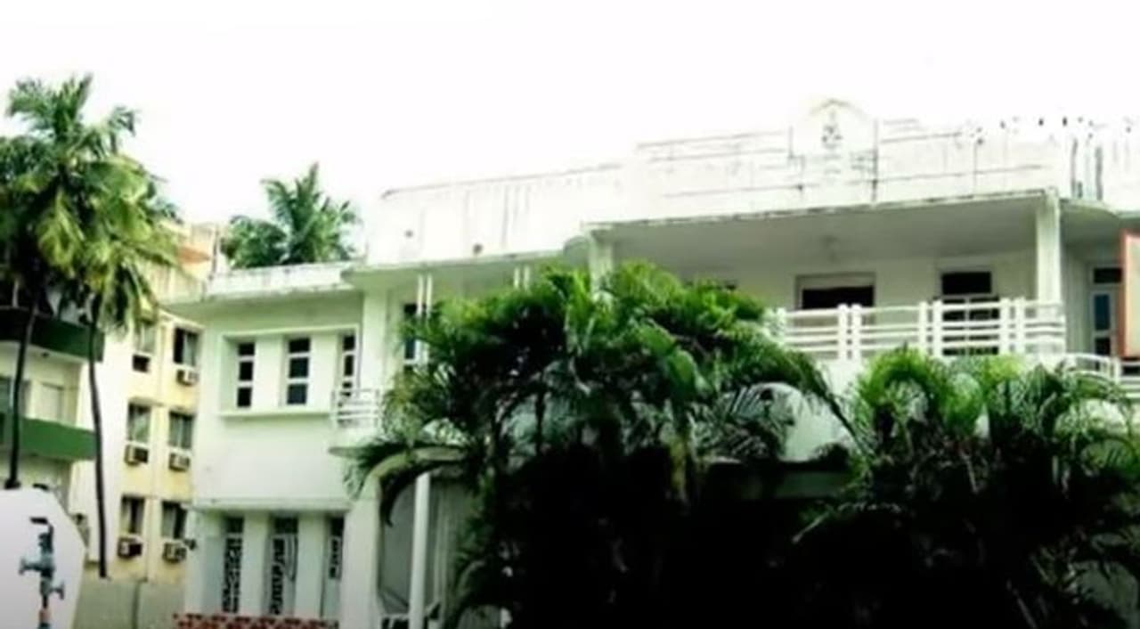 <p>இதுதான் சிவாஜி கணேசன் அவர்கள் வாழ்ந்த வீடு</p> <p>இதுதான் சிவாஜி கணேசன் அவர்கள் வாழ்ந்த வீடு</p>