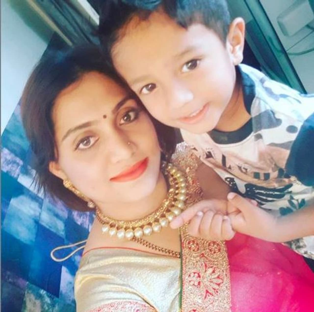 <p>ರಾಕಿಂಗ್ ಸ್ಟಾರ್ ಯಶ್ ಸಹ ಒಂದೇ ವರ್ಷದಲ್ಲಿ ಎರಡು ಸಾರಿ ತಂದೆಯಾಗಿದ್ದರು.</p>