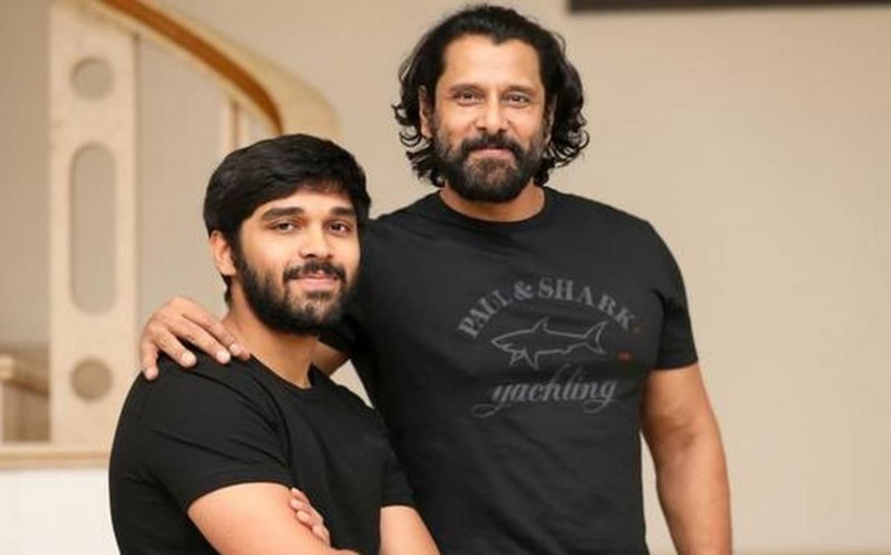 <p>தமிழ் சினிமாவில் இளம் நடிகர்களே பொறாமைப்படும் அளவிற்கு உடலை கட்டுக்கோப்பாக பராமரிக்கும் முன்னணி நடிகர்களில் முக்கிய இடம் பிடித்திருப்பவர் நம்ம சீயான் விக்ரம். </p> <p>தமிழ் சினிமாவில் இளம் நடிகர்களே பொறாமைப்படும் அளவிற்கு உடலை கட்டுக்கோப்பாக பராமரிக்கும் முன்னணி நடிகர்களில் முக்கிய இடம் பிடித்திருப்பவர் நம்ம சீயான் விக்ரம். </p>