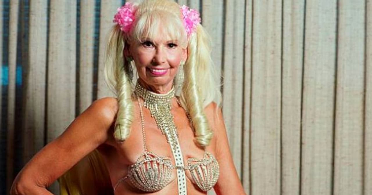 <p>ಈಕೆ ಬೀಟ್ರೈಸ್ 3 ಡಾಲರ್ ತಾಂಪ್ಸನ್. ಇತ್ತೀಚೆಗೆ ತನ್ನ ವೃತ್ತಿಗೆ ನಿವೃತ್ತಿ ಘೋಷಿಸಿ ಸುದ್ದಿಯಾದವಳು. </p> <p>ಈಕೆ ಬೀಟ್ರೈಸ್ 3 ಡಾಲರ್ ತಾಂಪ್ಸನ್. ಇತ್ತೀಚೆಗೆ ತನ್ನ ವೃತ್ತಿಗೆ ನಿವೃತ್ತಿ ಘೋಷಿಸಿ ಸುದ್ದಿಯಾದವಳು. </p>