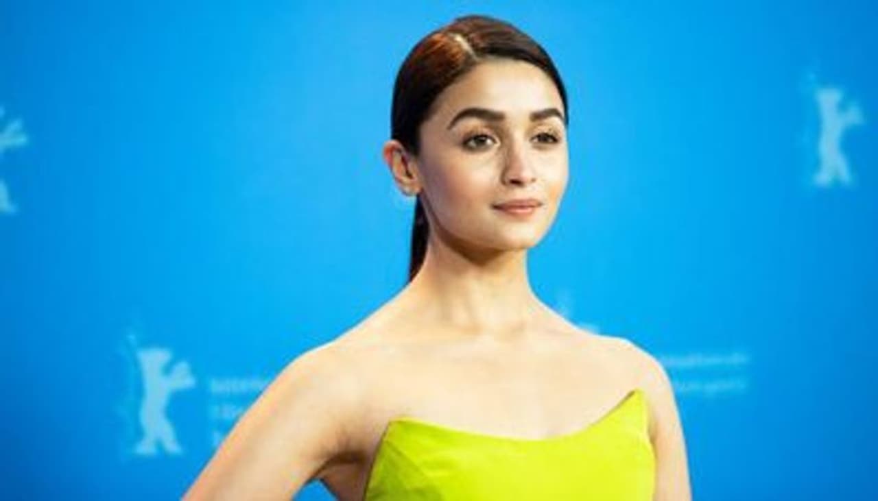 <p>ಆಲಿಯಾ ಮತ್ತು ರಣಬೀರ್ ಬಾಲಿವುಡ್ ಕ್ಯೂಟ್‌ ಕಪಲ್. ಬಾಲಿವುಡ ಕ್ಯೂಟ್ ನಟಿ ಆಲಿಯಾ ಭಟ್ ಮದ್ವೆ, ಮಕ್ಕಳು ಬಗ್ಗೆ ಏನ್ ಹೇಳ್ತಾರೆ ಗೊತ್ತಾ.?</p>