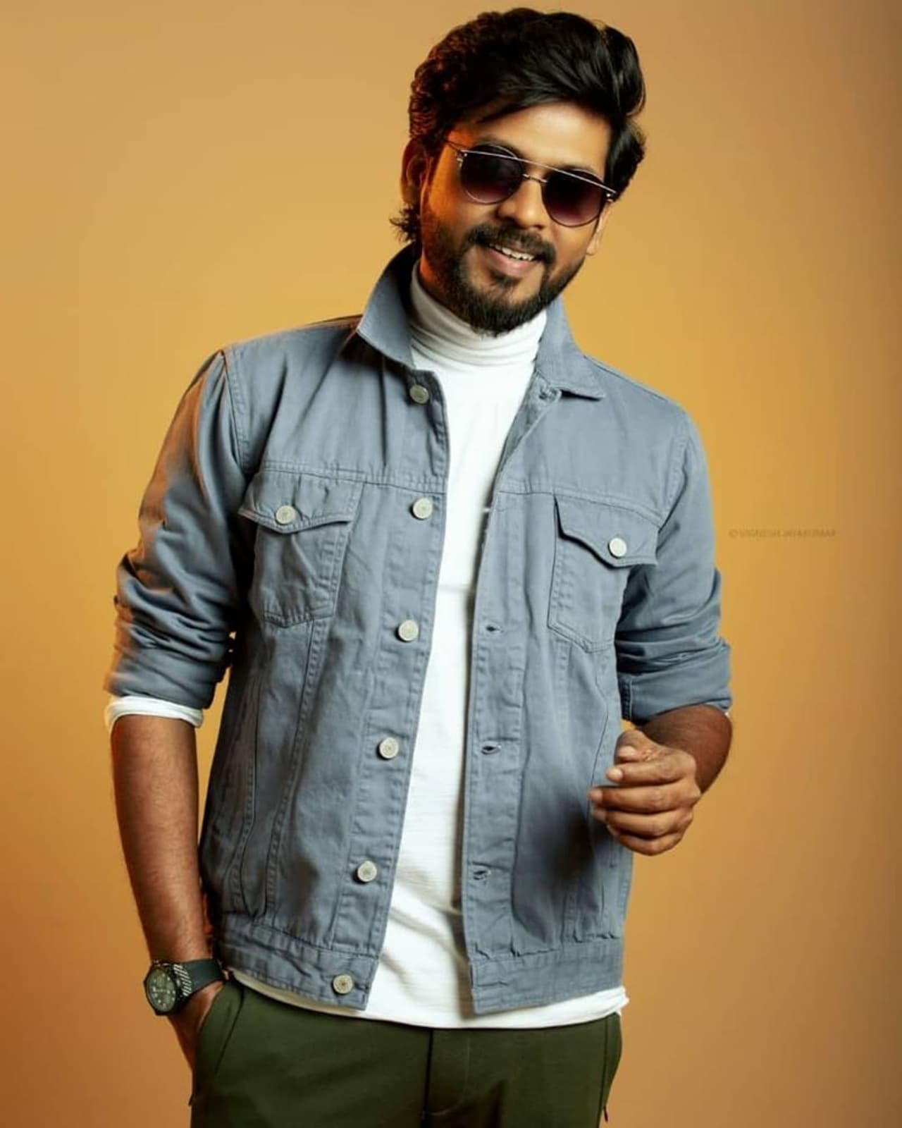 <p>ஸ்டைலிஷ் போஸ் கொடுக்கும் ரியோ </p> <p>ஸ்டைலிஷ் போஸ் கொடுக்கும் ரியோ </p>