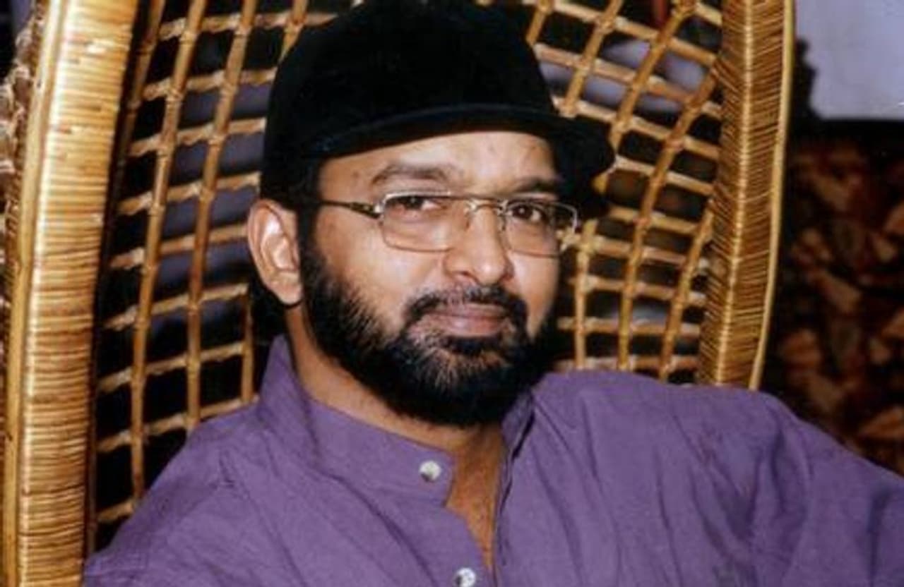 <p>எஸ் என் சுரேந்தர் இவர் நடிகர் மோகன் டப்பிங் ஏசி இருக்கிறார் அவரின் குரல் இது வரை வெளிய பேசினால் தெரியாது என்னால் இவர் தான் அவர் நடித்த அணைத்து படங்களுக்கும் டப்பிங் செய்து இருக்கிறார் </p> <p>எஸ் என் சுரேந்தர் இவர் நடிகர் மோகன் டப்பிங் ஏசி இருக்கிறார் அவரின் குரல் இது வரை வெளிய பேசினால் தெரியாது என்னால் இவர் தான் அவர் நடித்த அணைத்து படங்களுக்கும் டப்பிங் செய்து இருக்கிறார் </p>