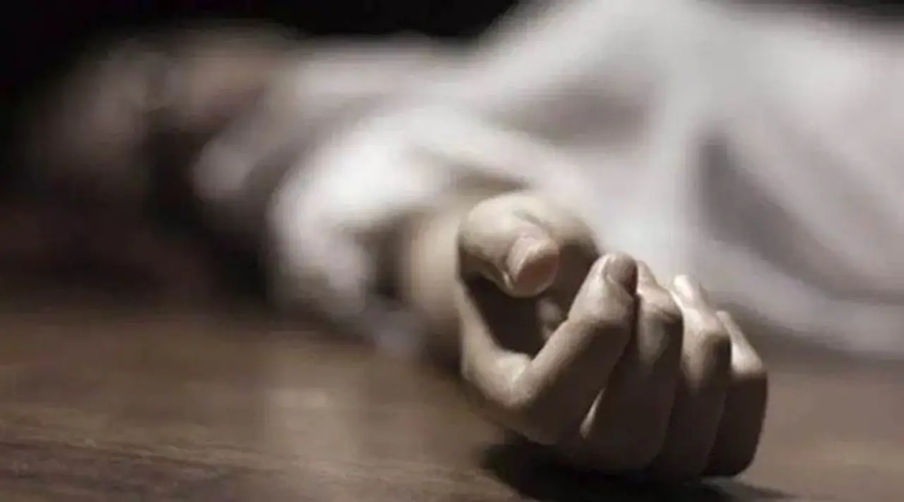 <p> After not allowing a 45 year old man to see his daughter, the man’s wife and his mother in law caught hold of him and allegedly beat him with brooms in full public view in West Bengal's Alipurduar. Following this public humiliation, the man committed suicide by hanging.</p> <p> After not allowing a 45 year old man to see his daughter, the man’s wife and his mother in law caught hold of him and allegedly beat him with brooms in full public view in West Bengal's Alipurduar. Following this public humiliation, the man committed suicide by hanging.</p>