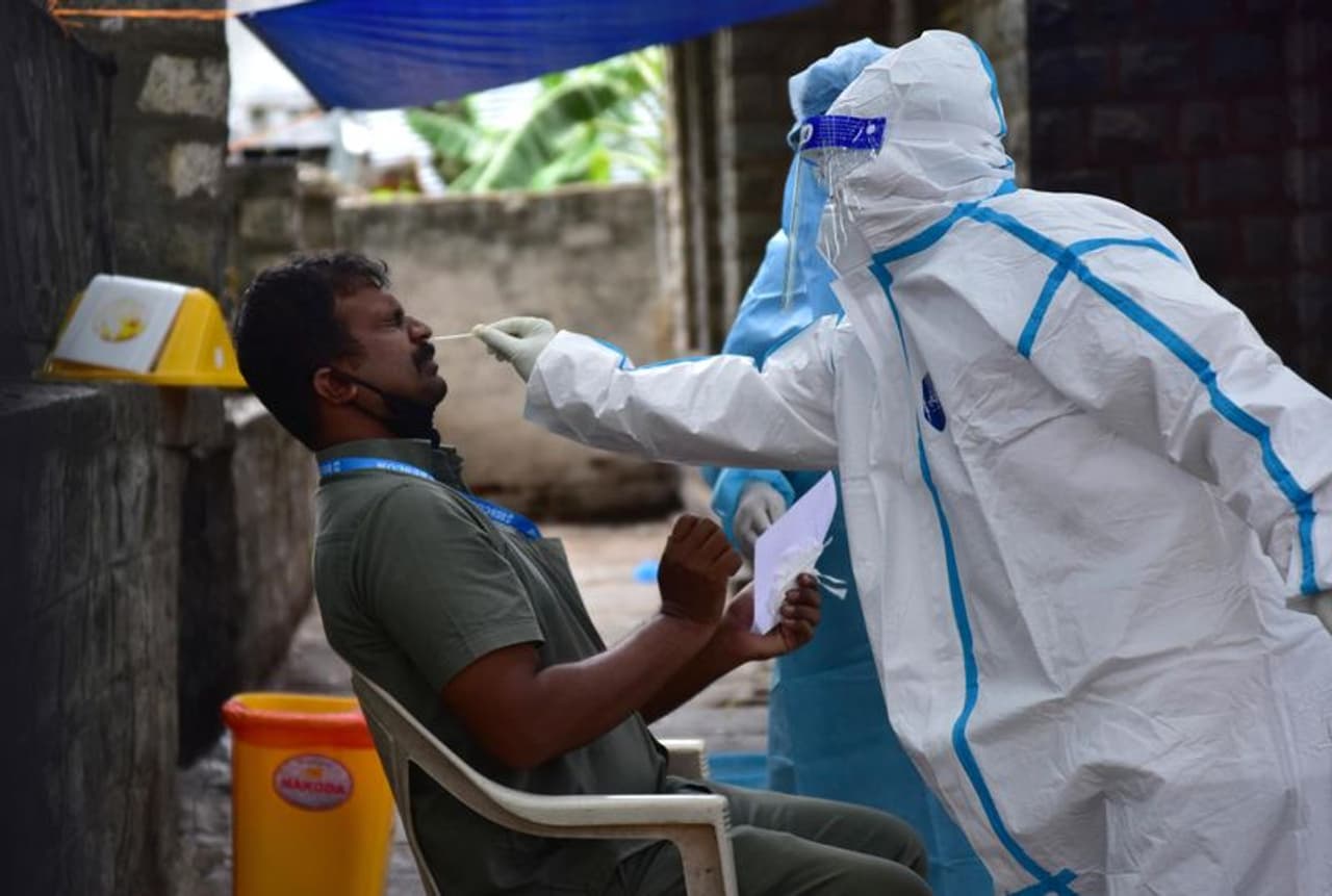 <p>As the number of fresh COVID 19 cases and fatalities linked to the pandemic surge in Bengaluru, the capital city alone reported 2,050 new cases while the same was 4,764 in Karnataka on Wednesday.</p>