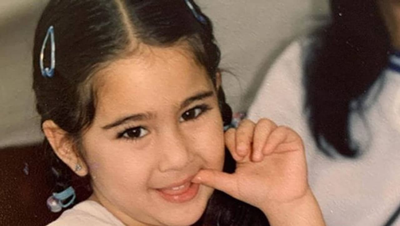 <p>ಬಾಲಿವುಡ್ ನಟ ಸೈಫ್ ಅಲಿಖಾನ್ ಹಾಗೂ ಅಮೃತಾ ಸಿಂಗ್ ಅವರ ಮಗಳಯ ಬಾಲಿವುಡ್ ನಟಿ ಸಾರಾ ಅಲಿಖಾನ್ಗೆ ಹುಟ್ಟುಹಬ್ಬದ ಸಂಭ್ರಮ. </p> <p>ಬಾಲಿವುಡ್ ನಟ ಸೈಫ್ ಅಲಿಖಾನ್ ಹಾಗೂ ಅಮೃತಾ ಸಿಂಗ್ ಅವರ ಮಗಳಯ ಬಾಲಿವುಡ್ ನಟಿ ಸಾರಾ ಅಲಿಖಾನ್ಗೆ ಹುಟ್ಟುಹಬ್ಬದ ಸಂಭ್ರಮ. </p>