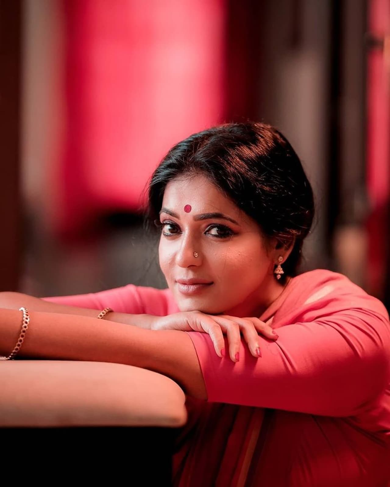 <p>அந்த காலத்தில் வரும் படம்போல் போஸ் கொடுக்கும் ரேஷ்மா </p> <p>அந்த காலத்தில் வரும் படம்போல் போஸ் கொடுக்கும் ரேஷ்மா </p>