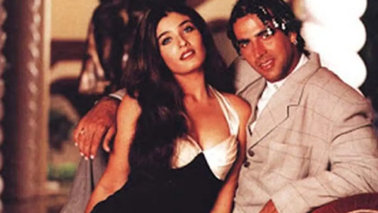 <p>Raveena Tandon and Akshay Kumar's affair is one of Bollywood's greatest love stories, just like Salman Khan and Aishwarya Rai. Both were so madly in love that they reportedly decided to take it to the next level and get married.</p>