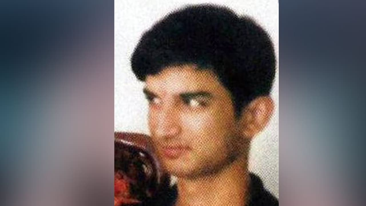 <p>ನಟ ಸುಶಾಂತ್ ಸಿಂಗ್ ರಜಪೂತ್ ಅವರು ಮುಂಬೈನ ಬಾಂದ್ರಾ ಮನೆಯಲ್ಲಿ ಜೂನ್ 14ರಂದು ಆತ್ಮಹತ್ಯೆಗೆ ಶರಣಾಗಿದ್ದರು.&nbsp;</p>