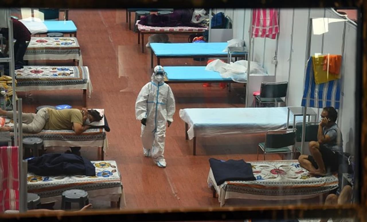 <p>Karnataka became the third state in the country — after Maharashtra and Tamil Nadu — to log more than 50,000 active COVID 19 cases.</p> <p>Karnataka became the third state in the country — after Maharashtra and Tamil Nadu — to log more than 50,000 active COVID 19 cases.</p>