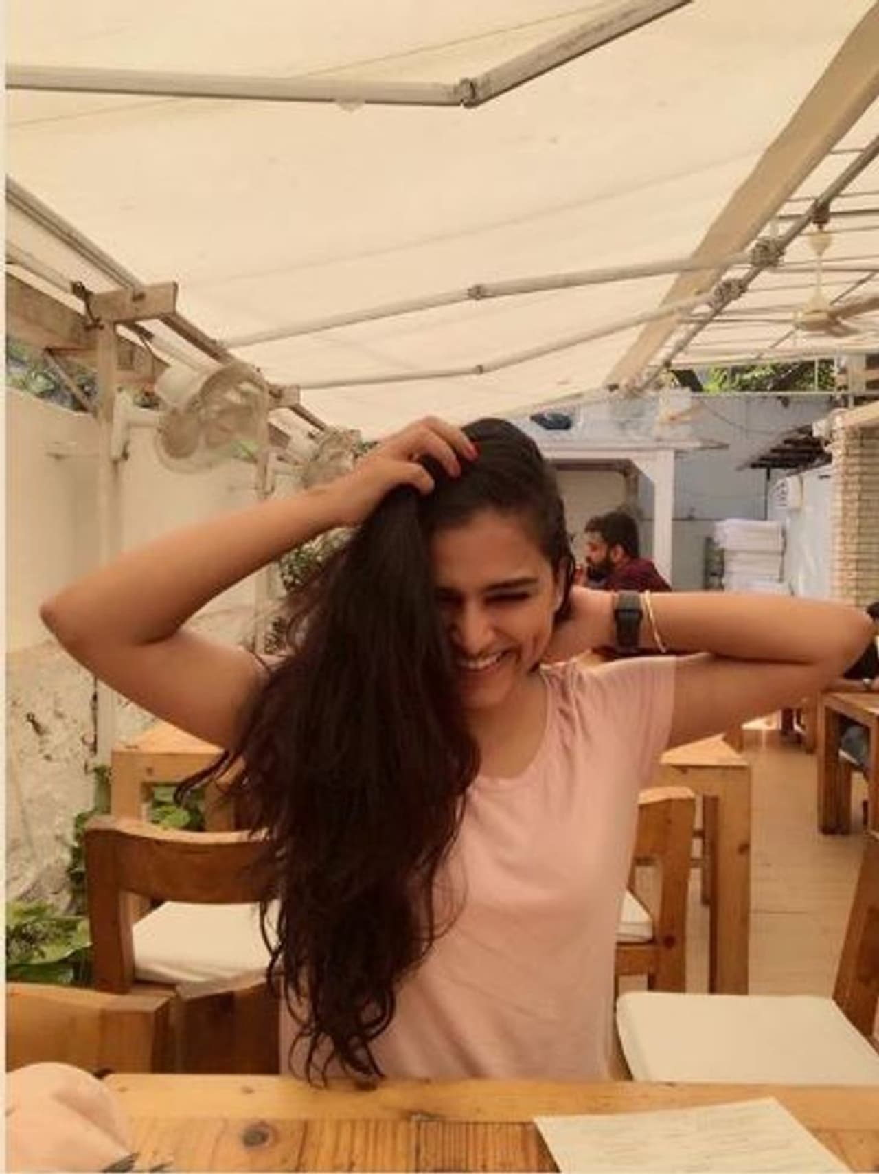 <p>கொரோனா பரவல் இந்தியாவில் நாளுக்கு தான் அதிகரித்துகொண்டேயா செல்வதால், இதனை கட்டுப்படுத்தும் வகையில் அணைத்து பட பிடிப்பு பணிகளும் நிறுத்தி வைக்கப்பட்டுள்ளது.</p> <p>கொரோனா பரவல் இந்தியாவில் நாளுக்கு தான் அதிகரித்துகொண்டேயா செல்வதால், இதனை கட்டுப்படுத்தும் வகையில் அணைத்து பட பிடிப்பு பணிகளும் நிறுத்தி வைக்கப்பட்டுள்ளது.</p>