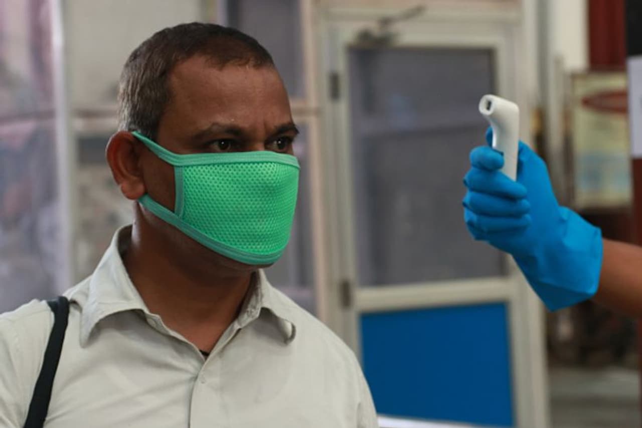 <p> As many as 38 employees of the main branch of a leading nationalised bank in Tiruchirappalli have tested positive for the coronavirus (COVID 19), officials from the bank and the local civic body said on Sunday (July 26).</p><p> </p> <p> As many as 38 employees of the main branch of a leading nationalised bank in Tiruchirappalli have tested positive for the coronavirus (COVID 19), officials from the bank and the local civic body said on Sunday (July 26).</p><p> </p>