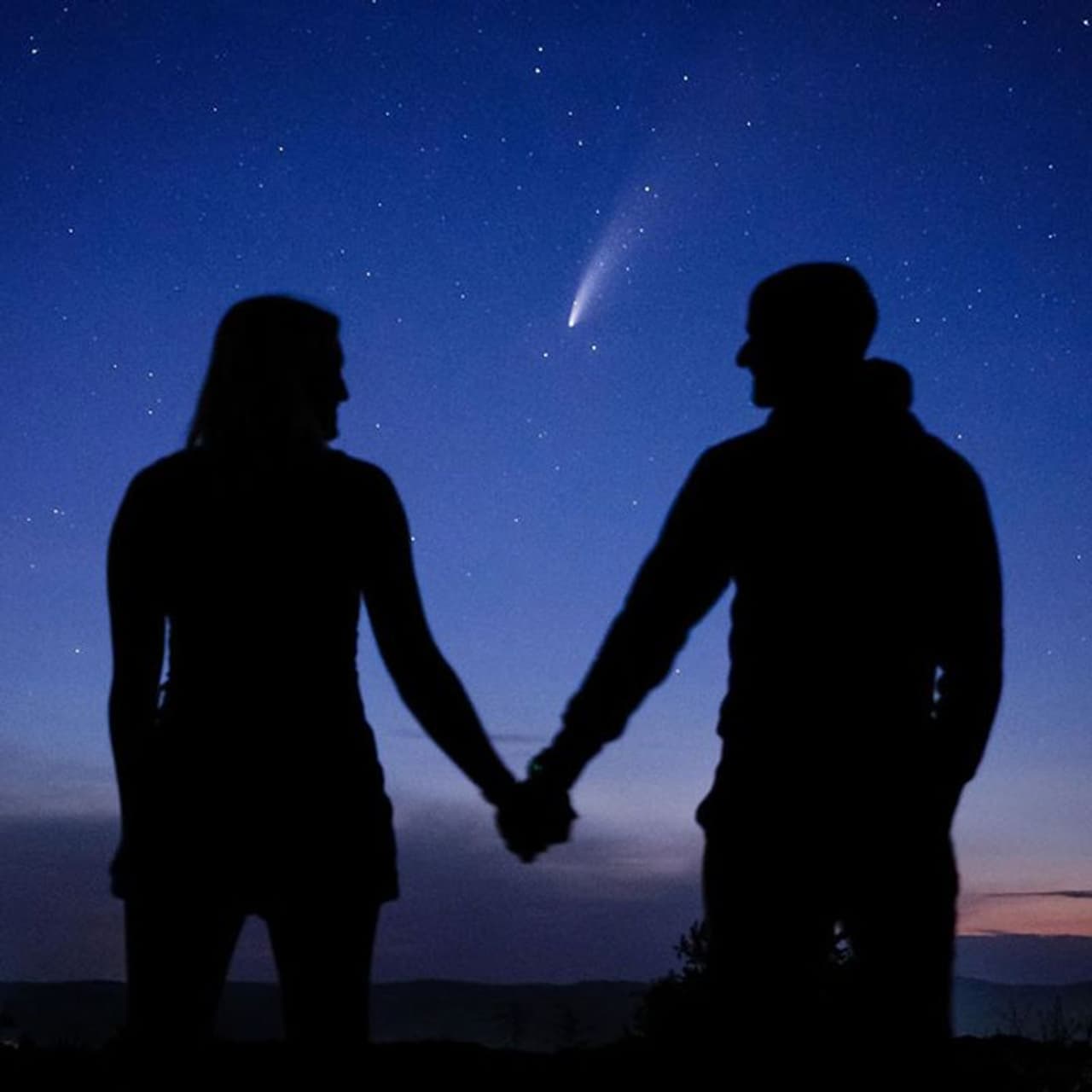 <p><span style="font size:14px;"> ನಾವು ಜೀವನದಲ್ಲಿ ಎಷ್ಟೇ ಮುಂದುವರೆದರೂ ಸಹ ನಮ್ಮ ಫಸ್ಟ್ ಲವ್ನ್ನು ಮರೆಯಲೂ ಸಾಧ್ಯವೇ ಇಲ್ಲ. ಒಂದಲ್ಲ ಒಂದು ಬಾರಿ ಮೊದಲ ಪ್ರೀತಿಯ ನೆನಪಾಗುತ್ತದೆ. ಯಾಕೆ ಅನ್ನೋದಕ್ಕೆ ಹಲವು ಕಾರಣಗಳಿವೆ. ಕೆಲವೊಂದಿಷ್ಟನ್ನು ನಾವಿಲ್ಲಿ ನೀಡಿದ್ದೇವೆ ನೋಡಿ.. </span></p> <p><span style="font size:14px;"> ನಾವು ಜೀವನದಲ್ಲಿ ಎಷ್ಟೇ ಮುಂದುವರೆದರೂ ಸಹ ನಮ್ಮ ಫಸ್ಟ್ ಲವ್ನ್ನು ಮರೆಯಲೂ ಸಾಧ್ಯವೇ ಇಲ್ಲ. ಒಂದಲ್ಲ ಒಂದು ಬಾರಿ ಮೊದಲ ಪ್ರೀತಿಯ ನೆನಪಾಗುತ್ತದೆ. ಯಾಕೆ ಅನ್ನೋದಕ್ಕೆ ಹಲವು ಕಾರಣಗಳಿವೆ. ಕೆಲವೊಂದಿಷ್ಟನ್ನು ನಾವಿಲ್ಲಿ ನೀಡಿದ್ದೇವೆ ನೋಡಿ.. </span></p>