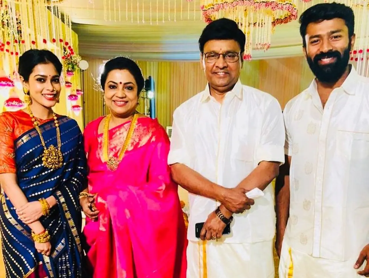 <p>பாக்கியராஜின் குடும்ப புகைப்படம் </p> <p>பாக்கியராஜின் குடும்ப புகைப்படம் </p>