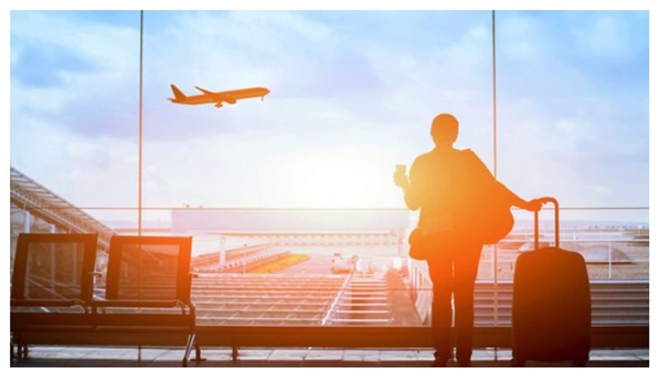 <p>The authorities of Kolkata’s Netaji Subhas Chandra Bose International Airport on Tuesday (August 4) announced that flight operations at the airport will remain suspended on all the revised seven days of total lockdown in West Bengal this month starting from tomorrow (August 5).</p> <p>The authorities of Kolkata’s Netaji Subhas Chandra Bose International Airport on Tuesday (August 4) announced that flight operations at the airport will remain suspended on all the revised seven days of total lockdown in West Bengal this month starting from tomorrow (August 5).</p>