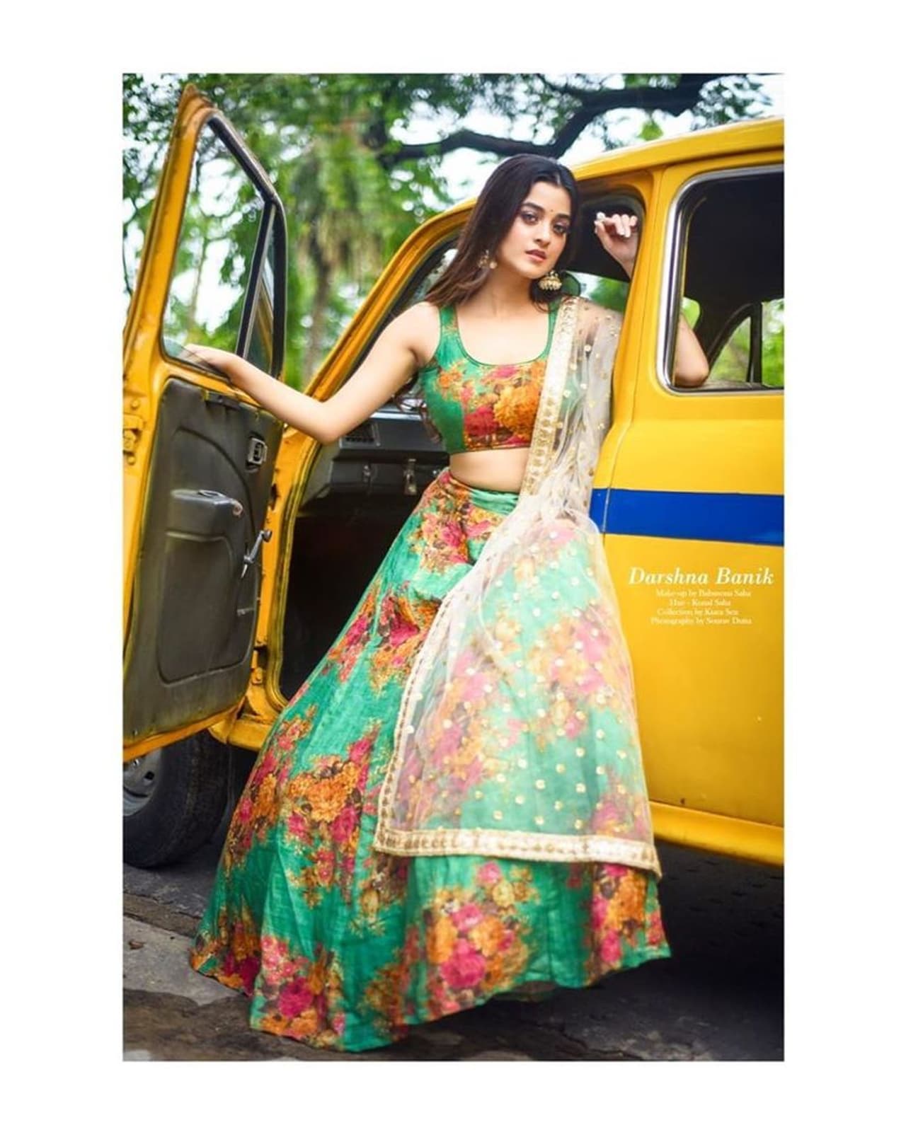 <p>காரில் அழகாக அமர்ந்து போஸ் கொடுக்கும் தர்ஷனா </p> <p>காரில் அழகாக அமர்ந்து போஸ் கொடுக்கும் தர்ஷனா </p>