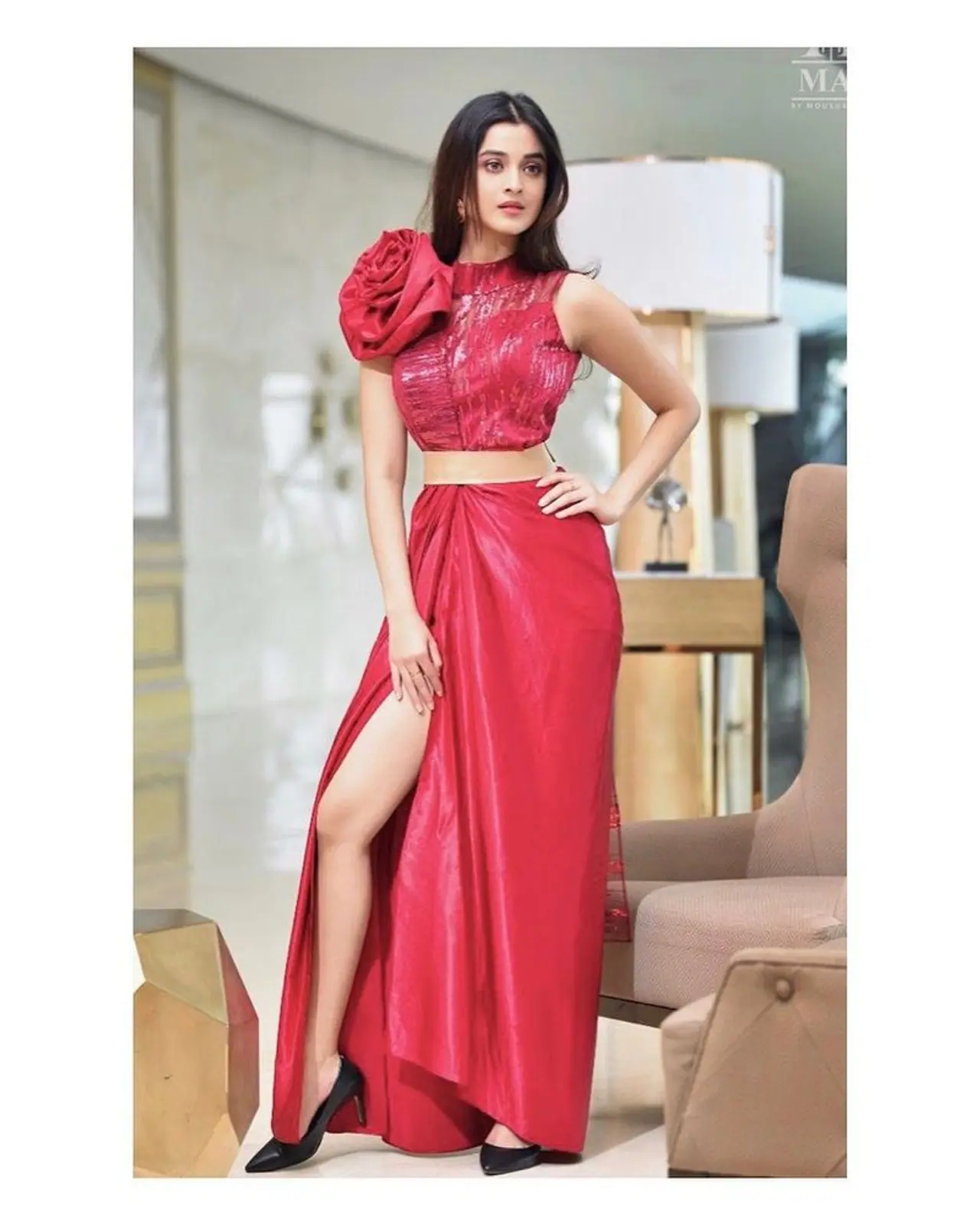 <p>Recently, South Indian film Yarakkam Angel’s first look was revealed. Darshana plays the main character in the film. However, the actress has not yet revealed details of her character in this thriller film.<br />&nbsp;</p>