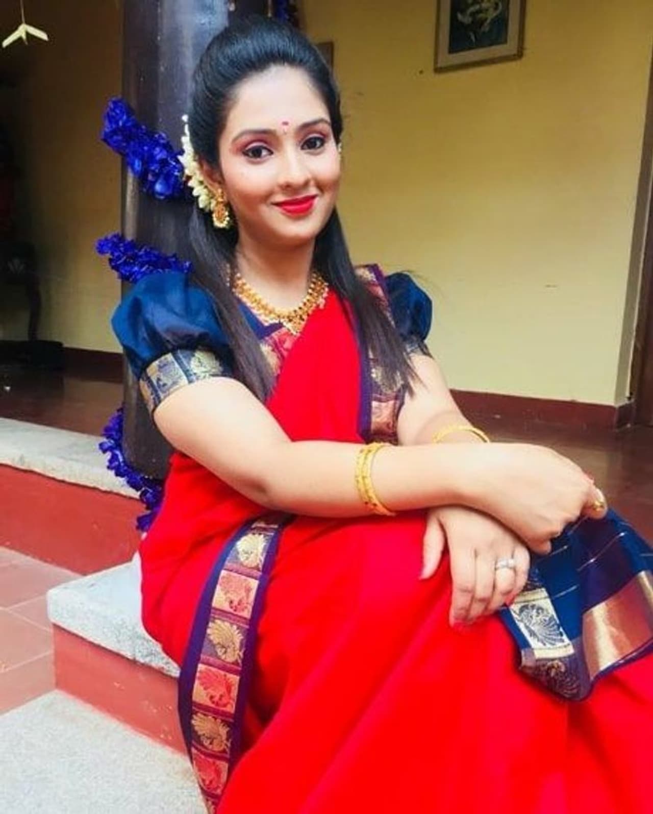 <p>சன் டி.வி. யில் ஒளிபரப்பாகு வரும் சீரியல்களில் அதிக ரசிகர்களை கவர்ந்தது கல்யாண வீடு. </p> <p>சன் டி.வி. யில் ஒளிபரப்பாகு வரும் சீரியல்களில் அதிக ரசிகர்களை கவர்ந்தது கல்யாண வீடு. </p>