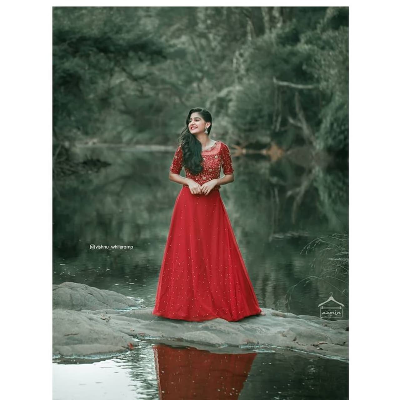 <p>சிவப்பு உடையில் பக்காவா இருக்கும் அனஸ்வரா ராஜன் </p> <p>சிவப்பு உடையில் பக்காவா இருக்கும் அனஸ்வரா ராஜன் </p>