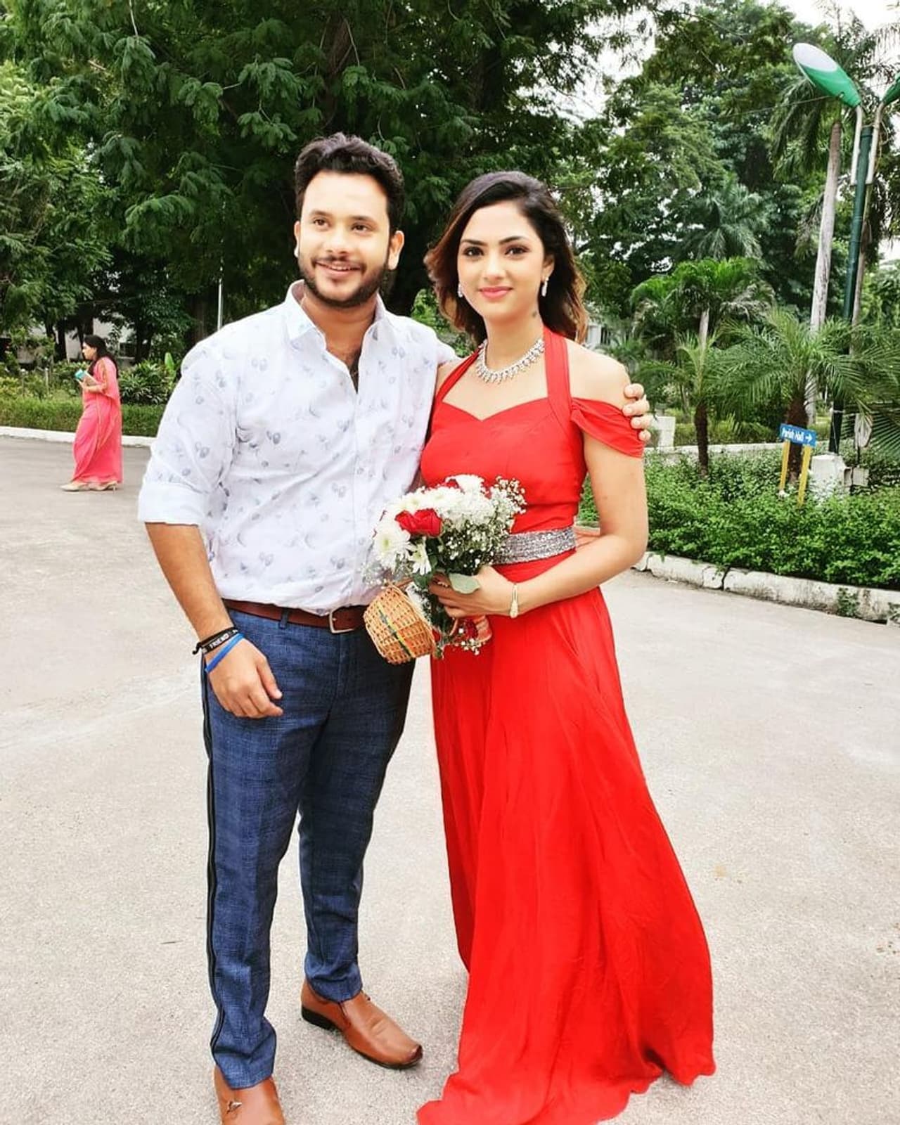 <p>ஐஸ்வர்யா ராஜேஷின் அண்ணன் மணிகண்டன் மற்றும் சோபியா </p> <p>ஐஸ்வர்யா ராஜேஷின் அண்ணன் மணிகண்டன் மற்றும் சோபியா </p>