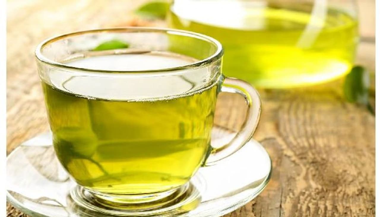 <p> Green tea is made from unfermented leaves and hence it contains the highest concentration of powerful antioxidants called polyphenols, unlike other tea that are fermented.</p> <p> Green tea is made from unfermented leaves and hence it contains the highest concentration of powerful antioxidants called polyphenols, unlike other tea that are fermented.</p>