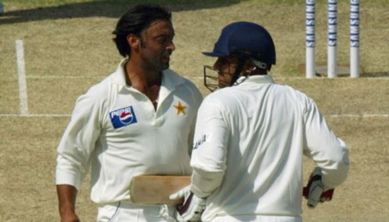 <p>ముల్తాన్తో వీరేంద్ర సెహ్వాగ్ చేసిన 309 పరుగుల ఇన్నింగ్స్, క్రికెట్ ఫ్యాన్స్కి ఫెవరెట్ ఇన్నింగ్స్లలో ఒకటి. ఆ మ్యాచ్లో జరిగిన ఓ చిన్న సంఘటనను తాజాగా బయటపెట్టాడు మాజీ క్రికెటర్ సంజయ్ మంజ్రేకర్...</p> <p>ముల్తాన్తో వీరేంద్ర సెహ్వాగ్ చేసిన 309 పరుగుల ఇన్నింగ్స్, క్రికెట్ ఫ్యాన్స్కి ఫెవరెట్ ఇన్నింగ్స్లలో ఒకటి. ఆ మ్యాచ్లో జరిగిన ఓ చిన్న సంఘటనను తాజాగా బయటపెట్టాడు మాజీ క్రికెటర్ సంజయ్ మంజ్రేకర్...</p>