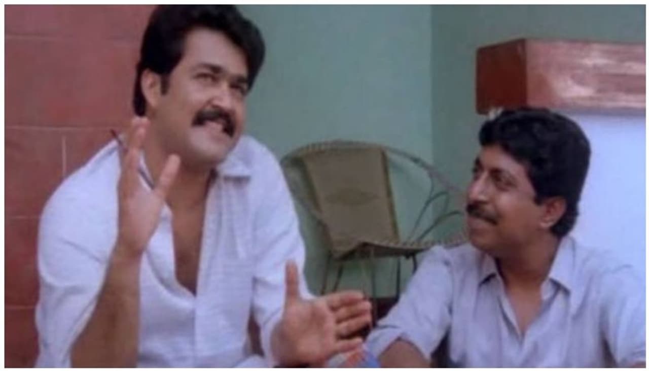 <p><strong>ദാസനും വിജയനും</strong></p><p>എന്താ വിജയാ നമുക്കീ ബുദ്ധി നേരത്തേ തോന്നാഞ്ഞത്?\</p><p>ഓരോന്നിനും അതിന്റേതായ സമയം ഉണ്ട് ദാസാ ഇത് &nbsp;എത്രതവണ എത്രയെത്ര മലയാളികള്‍ പറഞ്ഞിട്ടുണ്ടാകും. മലയാള സിനിമയിലെ ഏറ്റവും പ്രശസ്‍‌തരായ കൂട്ടുകാര്‍ ആദ്യം വന്നത് നാടോടിക്കാറ്റിലൂടെയായിരുന്നു. ശ്രീനിവാസന്‍ തിരക്കഥയെഴുതി സത്യന്‍ അന്തിക്കാട് സംവിധാനം ചെയ്‍ത നാടോടിക്കാറ്റിന്റെ തുടക്കത്തില്‍ കൂട്ടുകാര്‍ക്ക് പട്ടിണിയുടെ കാലമായിരുന്നു. ബീകോം ഫസ്റ്റ് ക്ലാസുകാരനായ രാംദാസന്‍ എന്ന ദാസനും പ്രീഡിഗ്രി അത്ര മോശം ഡിഗ്രിയല്ലെന്ന് പറയുന്ന വിജയനും ആദ്യം ശിപായിപ്പണിയായിരുന്നു. ഇവരുടെ കയ്യിലിരിപ്പുകൊണ്ട് ആ പണിയും പോകുന്നുണ്ട്. പിന്നീട് പശുവിനെ വളര്‍ത്തിയും പച്ചക്കറി കച്ചവടം നടത്തിയൊക്കെ ജീവിതം തള്ളിനീക്കേണ്ടിവരുന്ന സന്ദര്‍ഭങ്ങളില്‍ ഇവരുടെ സൗഹൃദത്തിന്റെ ആഴം കാണം. സിനിമയിറങ്ങിയ കാലത്തെ, സുഹൃത്തുക്കളുടെ എല്ലാ മാനറിസങ്ങളും ദാസനിലും വിജയനിലും പ്രത്യക്ഷത്തില്‍ തന്നെ പ്രകടമായിരുന്നു.</p><p>അധോലോകനായകന്‍ അനന്തന്‍ നമ്പ്യാരെ അബദ്ധവശാല്‍ കുടുക്കുന്ന ദാസനും വിജയനും സിഐഡി ജോലി ലഭിക്കുന്നയിടത്താണ് നാടോടിക്കാറ്റ് പൂര്‍ത്തിയാകുന്നത്. അപ്പോഴേക്കും പ്രേക്ഷക മനസ്സില്‍ ദാസനും വിജയനും ഇടംനേടിയിരുന്നു. ചിരിപ്പിച്ചുചിരിപ്പിച്ചു മണ്ണുകപ്പിച്ച കൂട്ടുകാര്‍ രണ്ടാമതും വന്നു മലയാളികളുടെ മനസ്സ് കീഴടക്കാന്‍ പട്ടണപ്രവേശത്തിലൂടെ. സത്യന്‍ അന്തിക്കാട് തന്നെ ഒരുക്കിയ ചിത്രത്തില്‍ കേസ് അന്വേഷിക്കുന്ന സിഐഡികളായിട്ടായിരുന്നു ദാസനും വിജയനും എത്തിയത്. മൂന്നാം വട്ടം ദാസനെയും വിജയനെയും കൊണ്ടുവന്നത് പ്രിയദര്‍ശനായിരുന്നു. &nbsp;ചിത്രത്തില്‍, കേസന്വേഷണത്തില്‍ അമേരിക്കയിലെത്തുന്ന സിഐഡികളായിരുന്നു ദാസനും വിജയനും. ദാസനായി മോഹന്‍ലാലും വിജയനായി ശ്രീനീവാസനും തകര്‍ത്ത് അഭിനയിച്ചപ്പോള്‍ അത് മലയാളസിനിമയിലെ എക്കാലത്തെയും മികച്ച കൂട്ടുകെട്ടുമായി മാറി.</p>