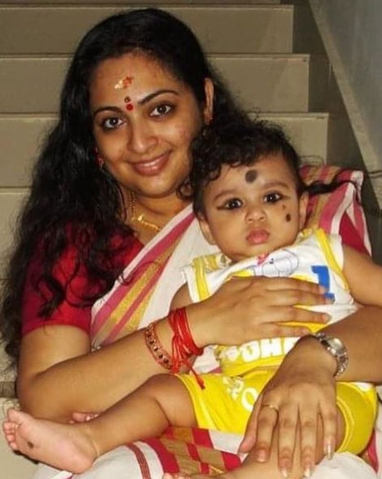 <p>ಮಲಯಾಳಂ ಸಿನಿಮಾ ಹಾಗೂ ಕಿರುತೆರೆ ನಟಿ ರೇಷ್ಮಿ ಸೋಮನ್</p> <p>ಮಲಯಾಳಂ ಸಿನಿಮಾ ಹಾಗೂ ಕಿರುತೆರೆ ನಟಿ ರೇಷ್ಮಿ ಸೋಮನ್</p>