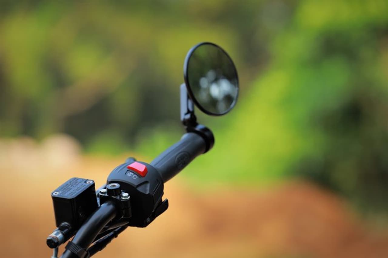 <p><br />1,94,500 രൂപയാണ് ജാവ പെരാക്കിന്റെ എക്സ് ഷോറൂം വില. </p> <p><br />1,94,500 രൂപയാണ് ജാവ പെരാക്കിന്റെ എക്സ് ഷോറൂം വില. </p>