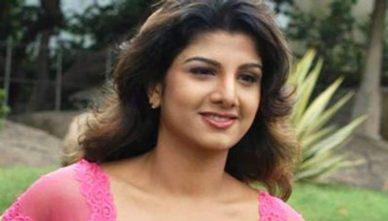 <p>Rambha started her filmy career in 1995 with some South Indian movies; she became popular after starring in Salman Khan movies like Judwaa and Bandhan. She worked in all four South film industries along with Bhojpuri, Bengali movies and a few TV Shows. </p> <p>Rambha started her filmy career in 1995 with some South Indian movies; she became popular after starring in Salman Khan movies like Judwaa and Bandhan. She worked in all four South film industries along with Bhojpuri, Bengali movies and a few TV Shows. </p>