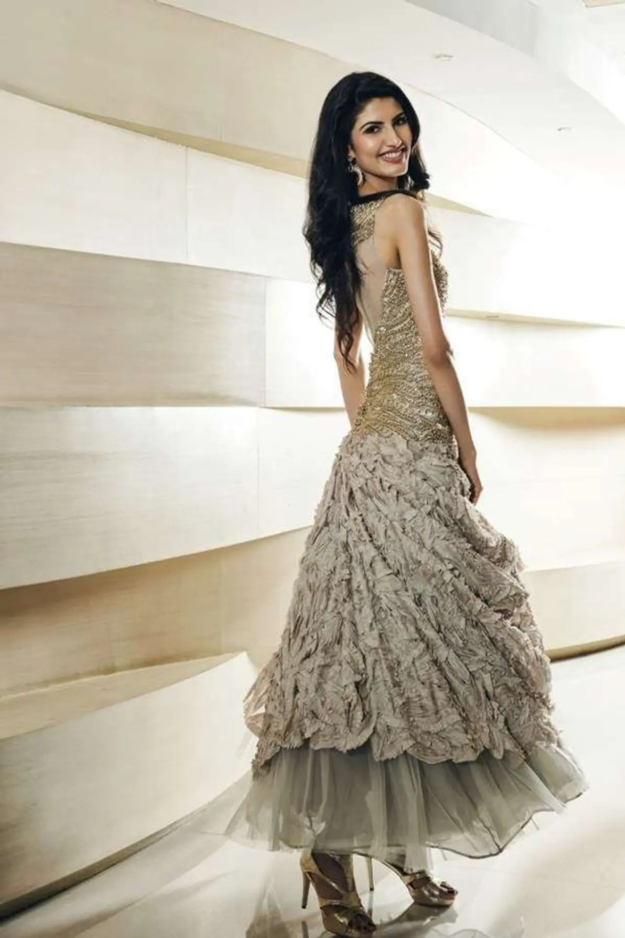 <p>ಮಾಜಿ ಮಿಸ್ ಇಂಡಿಯಾ ಫೈನಲಿಸ್ಟ್ ಆಗಿರುವ ಮಾಡೆಲ್ ಐಶ್ವರ್ಯಾ ಶಿಯೋರನ್ &nbsp; ನಾಗರಿಕ ಸೇವೆಗಳ ಪರೀಕ್ಷೆ &nbsp;ಮೊದಲ ಪ್ರಯತ್ನದಲ್ಲಿ 93 ನೇ ರ್ಯಾಂಕ್ ಪಡೆದಿದ್ದಾರೆ.<br />&nbsp;</p>