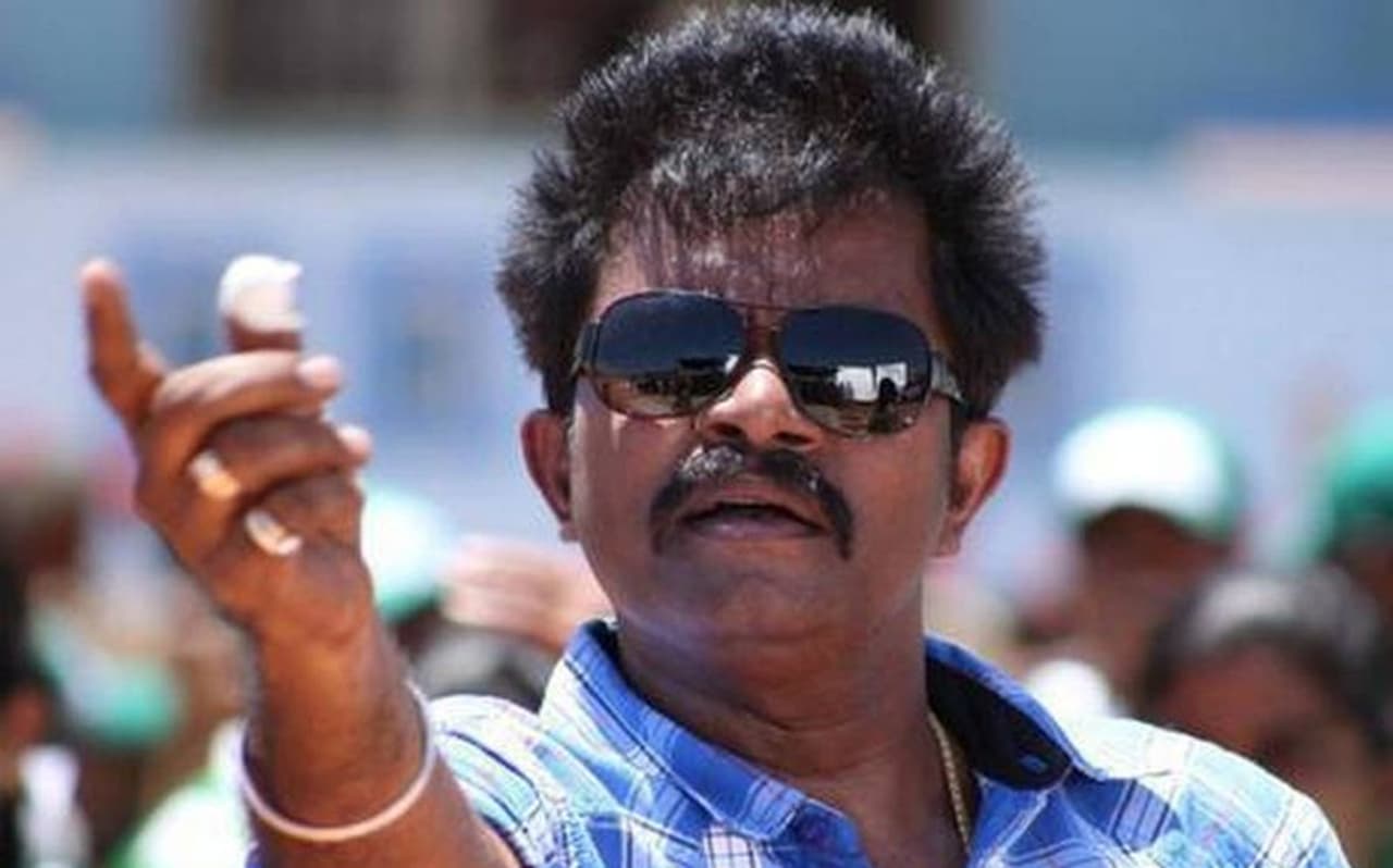 <p>இயக்குனர் ஹரி இதுவரை 15 படங்கள் எடுத்து இருக்கிறார் வசூல் ரீதியாக இதுவரை தோல்வி அடைந்தது இல்லை </p> <p>இயக்குனர் ஹரி இதுவரை 15 படங்கள் எடுத்து இருக்கிறார் வசூல் ரீதியாக இதுவரை தோல்வி அடைந்தது இல்லை </p>