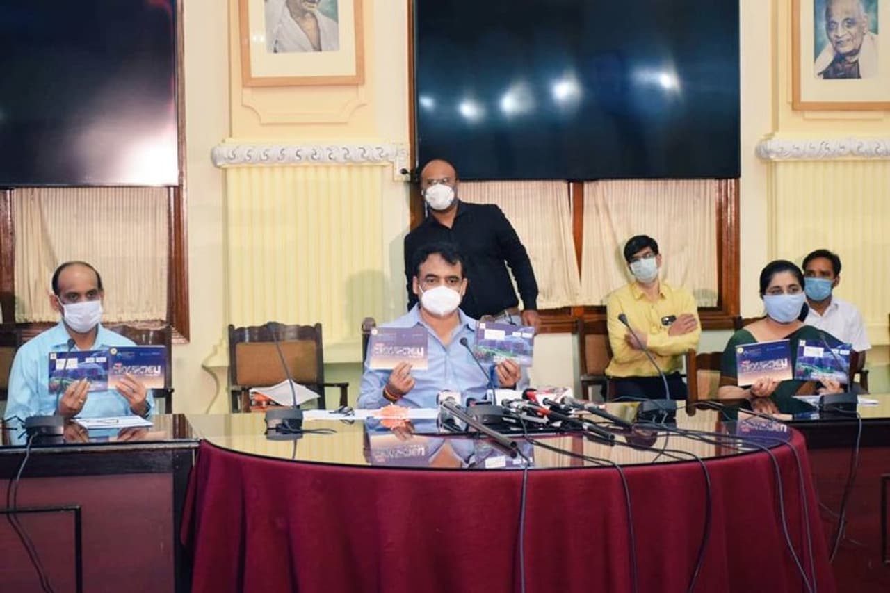 <p>ಗುರುವಾರ ವಿಧಾನಸೌಧದಲ್ಲಿ ನಡೆದ ಕಾರ್ಯಕ್ರಮದಲ್ಲಿ ಕರ್ನಾಟಕ ನಾವೀನ್ಯ ಮತ್ತು ತಂತ್ರಜ್ಞಾನ ಸೊಸೈಟಿ (ಕೆಐಟಿಎಸ್) ಹಾಗೂ ಬೆಂಗಳೂರು ಜೈವಿಕ ನಾವೀನ್ಯತೆ ಕೇಂದ್ರ (ಬಿಬಿಸಿ) ಅಭಿವೃದ್ಧಿಪಡಿಸಿರುವ ಉತ್ಪನ್ನಗಳನ್ನು ಬಿಡುಗಡೆ ಮಾಡಲಾಯಿತು.</p> <p>ಗುರುವಾರ ವಿಧಾನಸೌಧದಲ್ಲಿ ನಡೆದ ಕಾರ್ಯಕ್ರಮದಲ್ಲಿ ಕರ್ನಾಟಕ ನಾವೀನ್ಯ ಮತ್ತು ತಂತ್ರಜ್ಞಾನ ಸೊಸೈಟಿ (ಕೆಐಟಿಎಸ್) ಹಾಗೂ ಬೆಂಗಳೂರು ಜೈವಿಕ ನಾವೀನ್ಯತೆ ಕೇಂದ್ರ (ಬಿಬಿಸಿ) ಅಭಿವೃದ್ಧಿಪಡಿಸಿರುವ ಉತ್ಪನ್ನಗಳನ್ನು ಬಿಡುಗಡೆ ಮಾಡಲಾಯಿತು.</p>