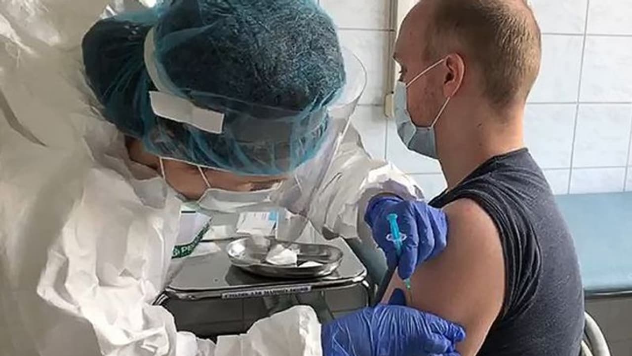 <p>Carrie Lam, Hong Kong leader said the city will offer free coronavirus testing for all its 7.5 million residents</p> <p>Carrie Lam, Hong Kong leader said the city will offer free coronavirus testing for all its 7.5 million residents</p>