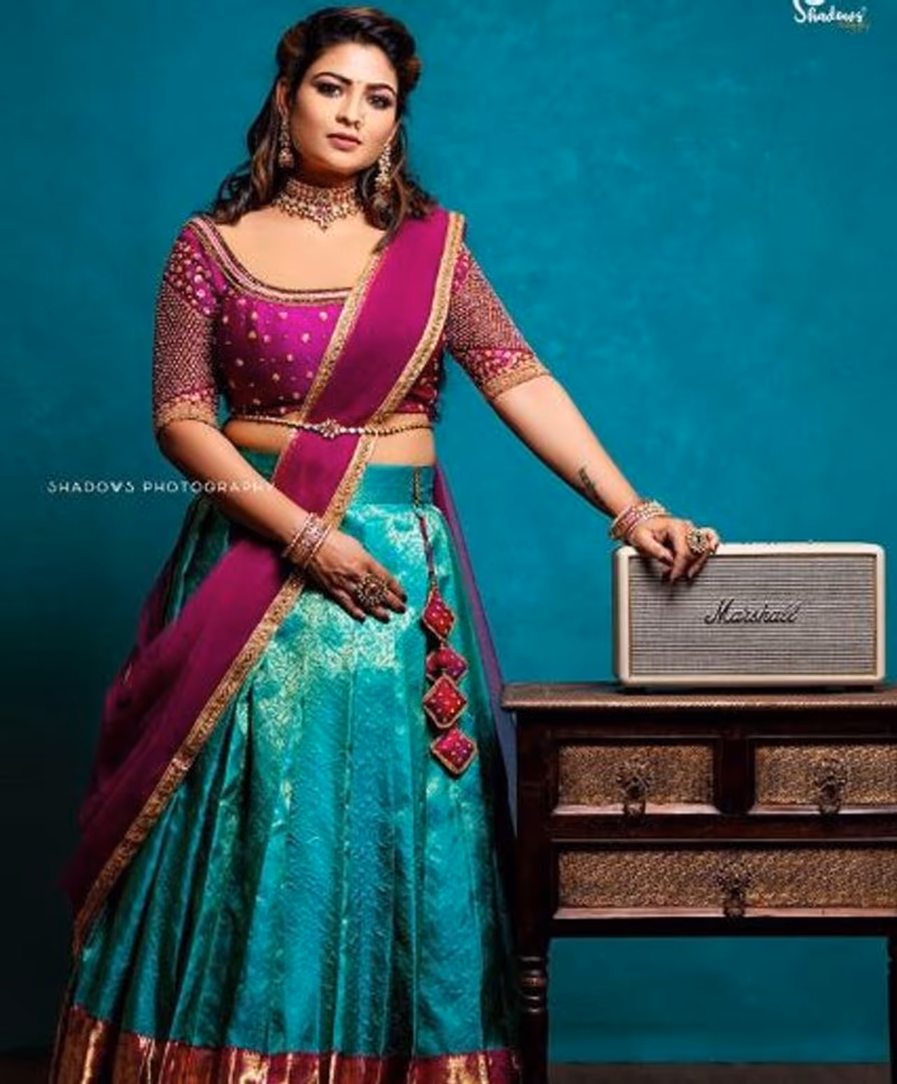 <p>செய்து வைத்த சிலை போல் அலுங்காமல் குலுங்காமல் போஸ் கொடுக்கும் மகேஸ்வரி </p> <p>செய்து வைத்த சிலை போல் அலுங்காமல் குலுங்காமல் போஸ் கொடுக்கும் மகேஸ்வரி </p>