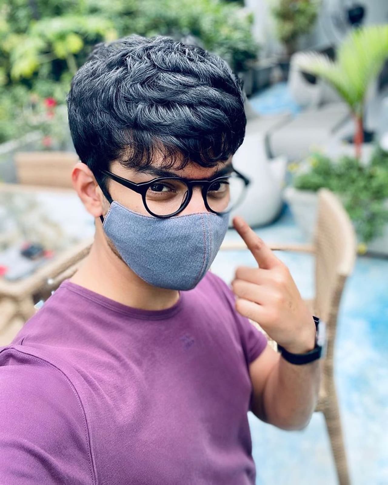 <p>மாஸ்க் அணிந்து விழிப்புணர்வு செய்யும் மஹத் </p> <p>மாஸ்க் அணிந்து விழிப்புணர்வு செய்யும் மஹத் </p>