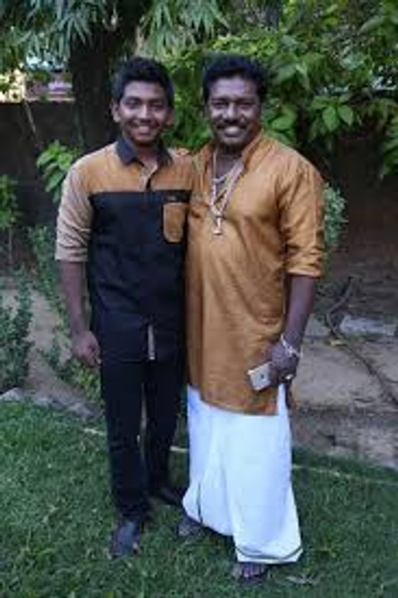 <p>சமீபத்தில் நடிகரும் சட்டமன்ற உறுப்பினருமான கருணாஸுக்கு கொரோனா தொற்று இருப்பது உறுதி செய்யப்பட்டது. </p> <p>சமீபத்தில் நடிகரும் சட்டமன்ற உறுப்பினருமான கருணாஸுக்கு கொரோனா தொற்று இருப்பது உறுதி செய்யப்பட்டது. </p>