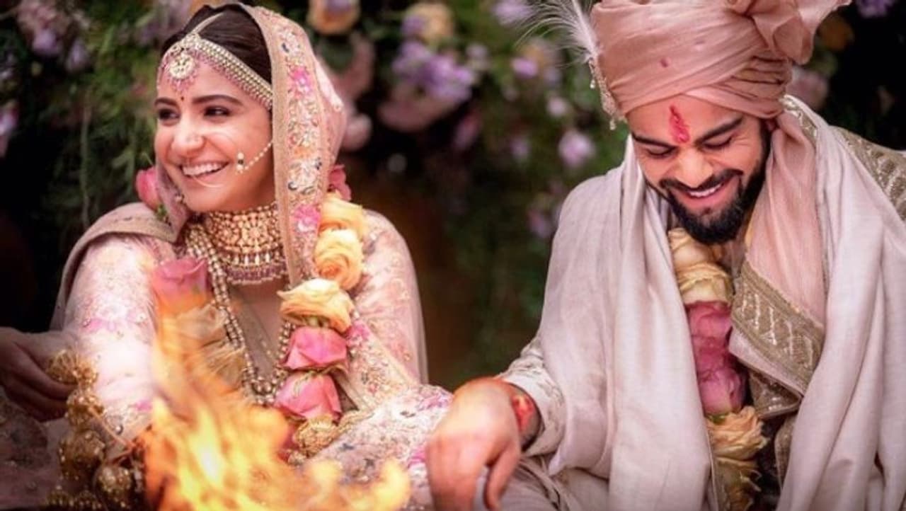 <p>ಬಾಲಿವುಡ್ ಹಾಗೂ ಕ್ರಿಕೆಟಿನ ಸಂಬಂಧ ತುಂಬಾ ಹಳೆಯ ಕಾಲದಿಂದ ನೆಡೆದು ಬಂದಿದೆ. ಅದರಲ್ಲಿ ಕೆಲವು ಫೇಮಸ್ ಲವ್ಸ್ಟೋರಿಗಳು ಇಲ್ಲಿವೆ.</p> <p>ಬಾಲಿವುಡ್ ಹಾಗೂ ಕ್ರಿಕೆಟಿನ ಸಂಬಂಧ ತುಂಬಾ ಹಳೆಯ ಕಾಲದಿಂದ ನೆಡೆದು ಬಂದಿದೆ. ಅದರಲ್ಲಿ ಕೆಲವು ಫೇಮಸ್ ಲವ್ಸ್ಟೋರಿಗಳು ಇಲ್ಲಿವೆ.</p>