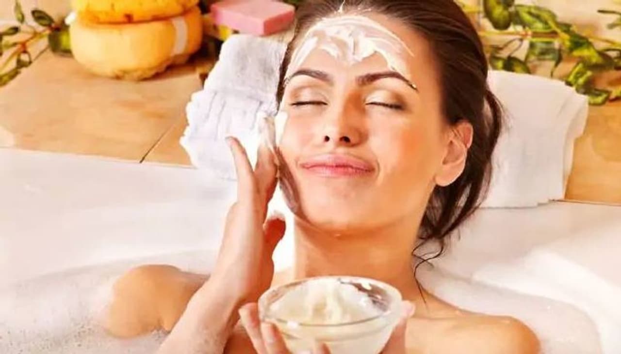 <p>Curd is an excellent source of calcium, protein, and various essential vitamins. It is packed with the goodness of vitamin D which can provide your skin with a whole lot of benefits.</p> <p>Curd is an excellent source of calcium, protein, and various essential vitamins. It is packed with the goodness of vitamin D which can provide your skin with a whole lot of benefits.</p>