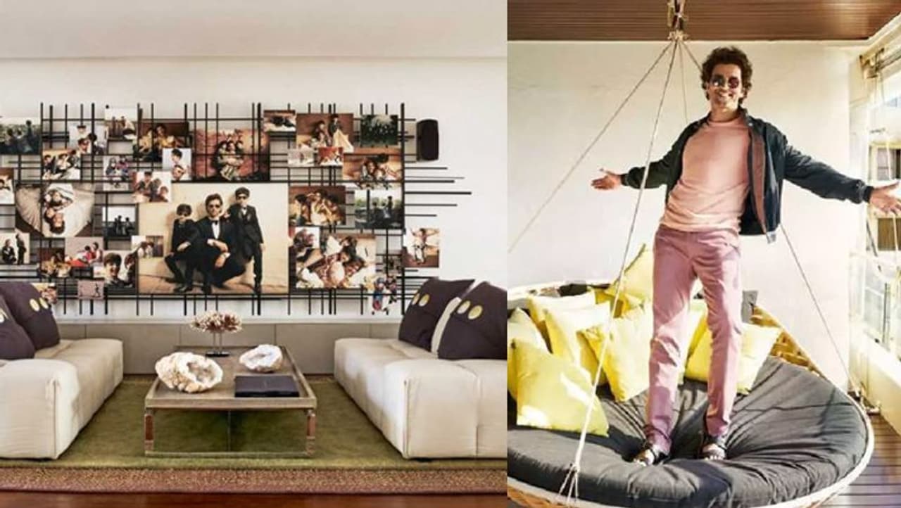 <p>ಹೃತಿಕ್ ಮುಂಬೈನ ಜುಹುನಲ್ಲಿರುವ ತನ್ನ 3 ಸಾವಿರ ಚದರ ಅಡಿ ಮನೆಯಲ್ಲಿ ವಾಸಿಸುತ್ತಾರೆ. ಮನೆ 2 ಮಲಗುವ ಕೋಣೆಗಳೊಂದಿಗೆ 4 ಬೆಡ್ರೂಮ್ಗಳನ್ನು ಹೊಂದಿದೆ.</p> <p>ಹೃತಿಕ್ ಮುಂಬೈನ ಜುಹುನಲ್ಲಿರುವ ತನ್ನ 3 ಸಾವಿರ ಚದರ ಅಡಿ ಮನೆಯಲ್ಲಿ ವಾಸಿಸುತ್ತಾರೆ. ಮನೆ 2 ಮಲಗುವ ಕೋಣೆಗಳೊಂದಿಗೆ 4 ಬೆಡ್ರೂಮ್ಗಳನ್ನು ಹೊಂದಿದೆ.</p>