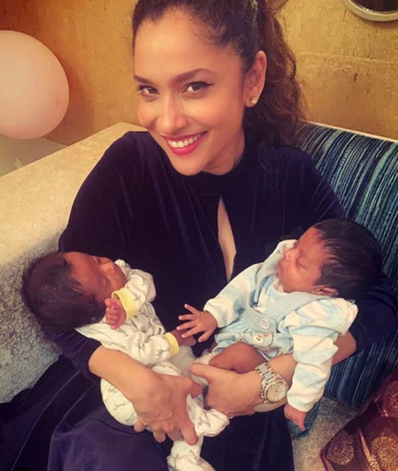 <p>On August 10, actress Ankita Lokhande posted a happy picture with twin babies Abeer and Abeera in her arms<br /> </p> <p>On August 10, actress Ankita Lokhande posted a happy picture with twin babies Abeer and Abeera in her arms<br /> </p>