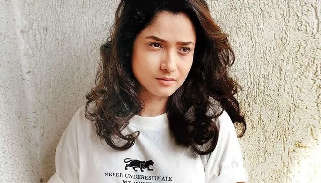 <p>ಸುಶಾಂತ್ ಸಿಂಗ್ ರಜಪೂತ್ ಅವರ ಮಾಜಿ ಗೆಳತಿ ಅಂಕಿತಾ ಲೋಖಂಡೆ ಅವರು 2019 ರಲ್ಲಿ ಕಂಗನಾ ರಣಾವತ್ ಅಭಿನಯದ ಮಣಿಕರ್ಣಿಕಾ ಚಿತ್ರದ ಮೂಲಕ ಬಾಲಿವುಡ್‌ಗೆ ಎಂಟ್ರಿ ಕೊಟ್ಟರು.</p>