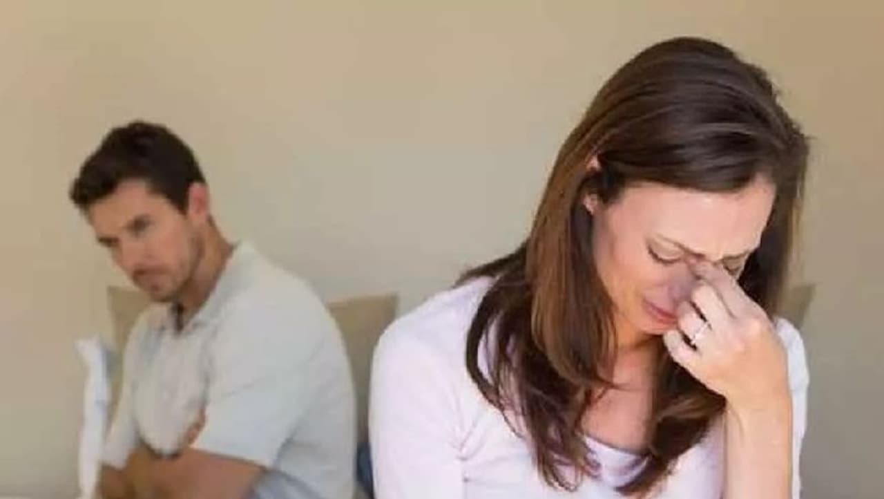 <p>నమ్మకం... ప్రతి ఒక్కరికీ ఉండాల్సిన బెస్ట్ క్వాలిటీ ఇది. ముఖ్యంగా ఇద్దరు వ్యక్తుల మధ్య రిలేషన్ బలంగా ఉండాలంటే.. నమ్మకం ఉండాల్సిందే. నమ్మకం లేని చోట ఏ బంధం నిలపడదు. రిలేషన్ అంటే.. కేవలం భార్యభర్తల మధ్య మాత్రమే కాదు... స్నేహితులు.. సిస్టర్స్, బ్రదర్స్, పేరెంట్స్ ఇలా అందరి మధ్య ఈ నమ్మకం అనేది పునాది ఉన్నప్పుడే వారి బంధం అందంగా.. అద్భుతంగా ఉంటుంది. అయితే.. రాశి చక్రాల ప్రకారం.. ఎక్కువ నమ్మకంగా ఉండే రాశులవారెవరో చూద్దాం.. ఎక్కువ నమ్మకంగా ఉండే రాశుల నుంచి తక్కువ నమ్మకంగా ఉండే రాశులేంటో చూద్దాం..</p> <p>నమ్మకం... ప్రతి ఒక్కరికీ ఉండాల్సిన బెస్ట్ క్వాలిటీ ఇది. ముఖ్యంగా ఇద్దరు వ్యక్తుల మధ్య రిలేషన్ బలంగా ఉండాలంటే.. నమ్మకం ఉండాల్సిందే. నమ్మకం లేని చోట ఏ బంధం నిలపడదు. రిలేషన్ అంటే.. కేవలం భార్యభర్తల మధ్య మాత్రమే కాదు... స్నేహితులు.. సిస్టర్స్, బ్రదర్స్, పేరెంట్స్ ఇలా అందరి మధ్య ఈ నమ్మకం అనేది పునాది ఉన్నప్పుడే వారి బంధం అందంగా.. అద్భుతంగా ఉంటుంది. అయితే.. రాశి చక్రాల ప్రకారం.. ఎక్కువ నమ్మకంగా ఉండే రాశులవారెవరో చూద్దాం.. ఎక్కువ నమ్మకంగా ఉండే రాశుల నుంచి తక్కువ నమ్మకంగా ఉండే రాశులేంటో చూద్దాం..</p>