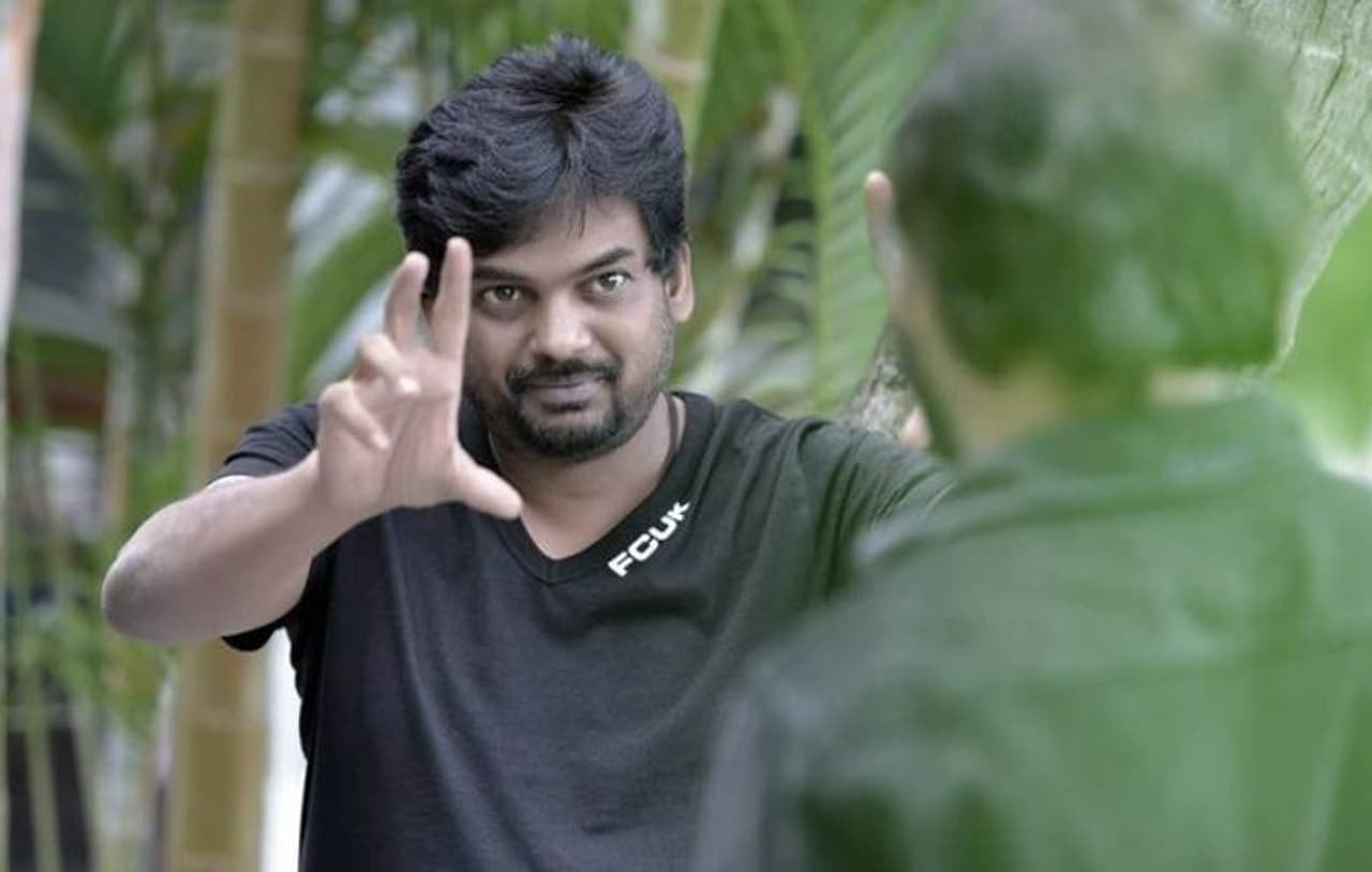 <p style="text align: justify;">డేరింగ్ డైరెక్టర్ పూరి జగన్నాధ్ పాడ్ క్యాస్ట్స్ ఎంతో ప్రాచుర్యం పొందుతున్నాయి. పూరి జీవిత సత్యాలపై ప్రముఖులు సైతం ప్రశంశలను కురిపిస్తున్నారు. అలాగే కొన్ని వ్యాఖ్యలు వివాదాస్పదం కూడా అయ్యాయి. పూరి తెల్లరేషన్ కార్డు ఉన్నవాళ్లకు ఓటు హక్కు ఎత్తివేయాలన్నారు. తనకు తాను మంచి జీవితం ఏర్పరుచుకోలేనివాడు ఒక నాయకుడిని ఎలా నిర్ణయిస్తాడు అని చెప్పారు.</p> <p style="text align: justify;">డేరింగ్ డైరెక్టర్ పూరి జగన్నాధ్ పాడ్ క్యాస్ట్స్ ఎంతో ప్రాచుర్యం పొందుతున్నాయి. పూరి జీవిత సత్యాలపై ప్రముఖులు సైతం ప్రశంశలను కురిపిస్తున్నారు. అలాగే కొన్ని వ్యాఖ్యలు వివాదాస్పదం కూడా అయ్యాయి. పూరి తెల్లరేషన్ కార్డు ఉన్నవాళ్లకు ఓటు హక్కు ఎత్తివేయాలన్నారు. తనకు తాను మంచి జీవితం ఏర్పరుచుకోలేనివాడు ఒక నాయకుడిని ఎలా నిర్ణయిస్తాడు అని చెప్పారు.</p>