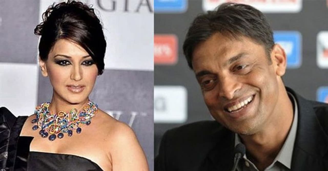 <p>Former Pakistan fast bowler Shoaib Akhtar, popularly known as Rawalpindi Express, was head over heels in love with Bollywood actress Sonali Bendre. <br /> </p> <p>Former Pakistan fast bowler Shoaib Akhtar, popularly known as Rawalpindi Express, was head over heels in love with Bollywood actress Sonali Bendre. <br /> </p>